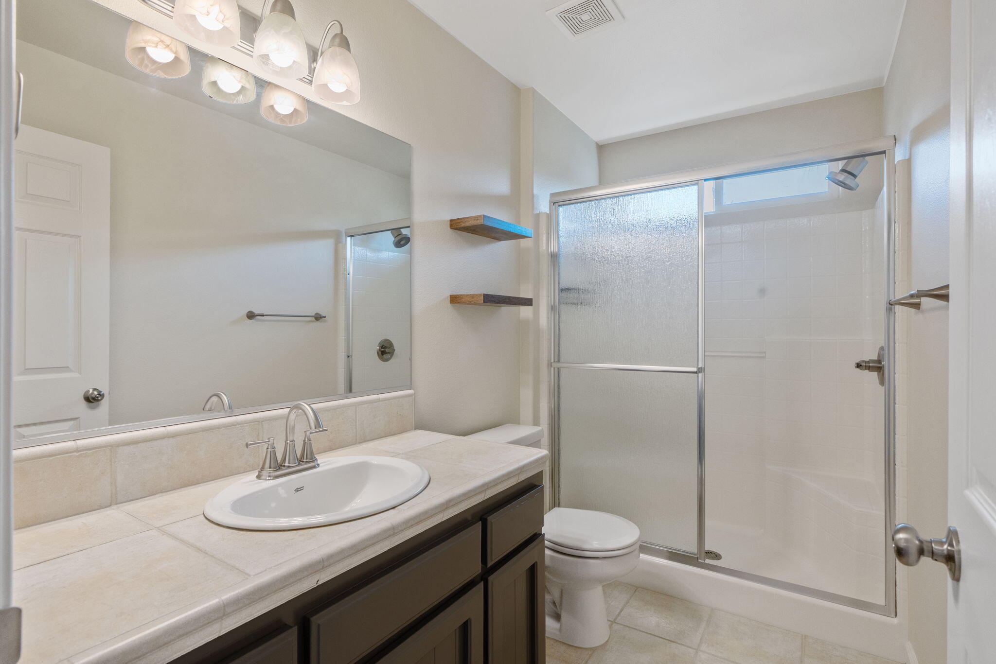 1155 Meadow Ave, Exeter, CA 93221