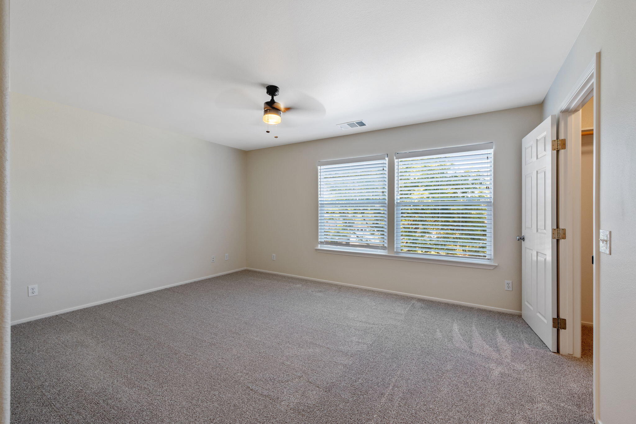 1155 Meadow Ave, Exeter, CA 93221