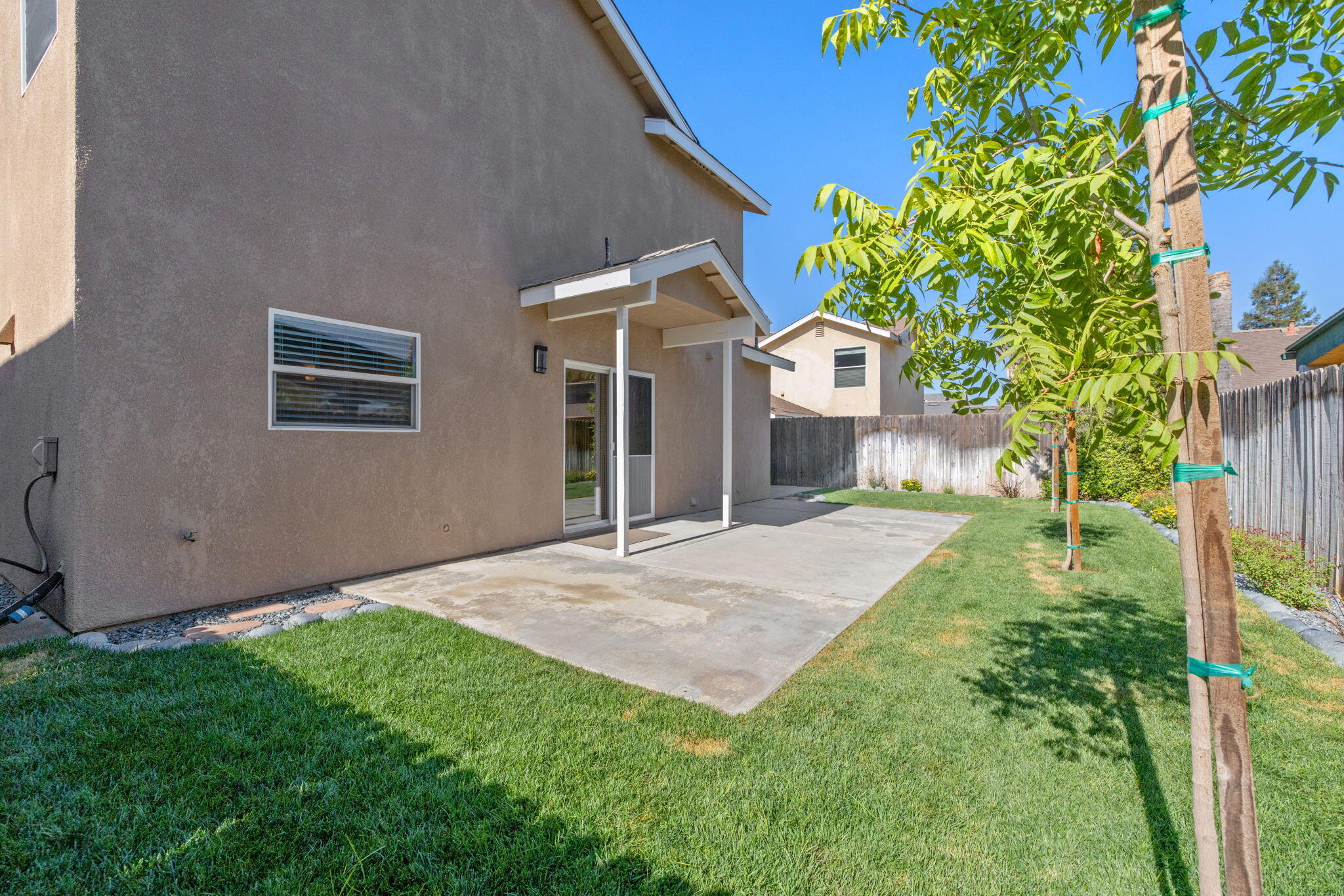1155 Meadow Ave, Exeter, CA 93221