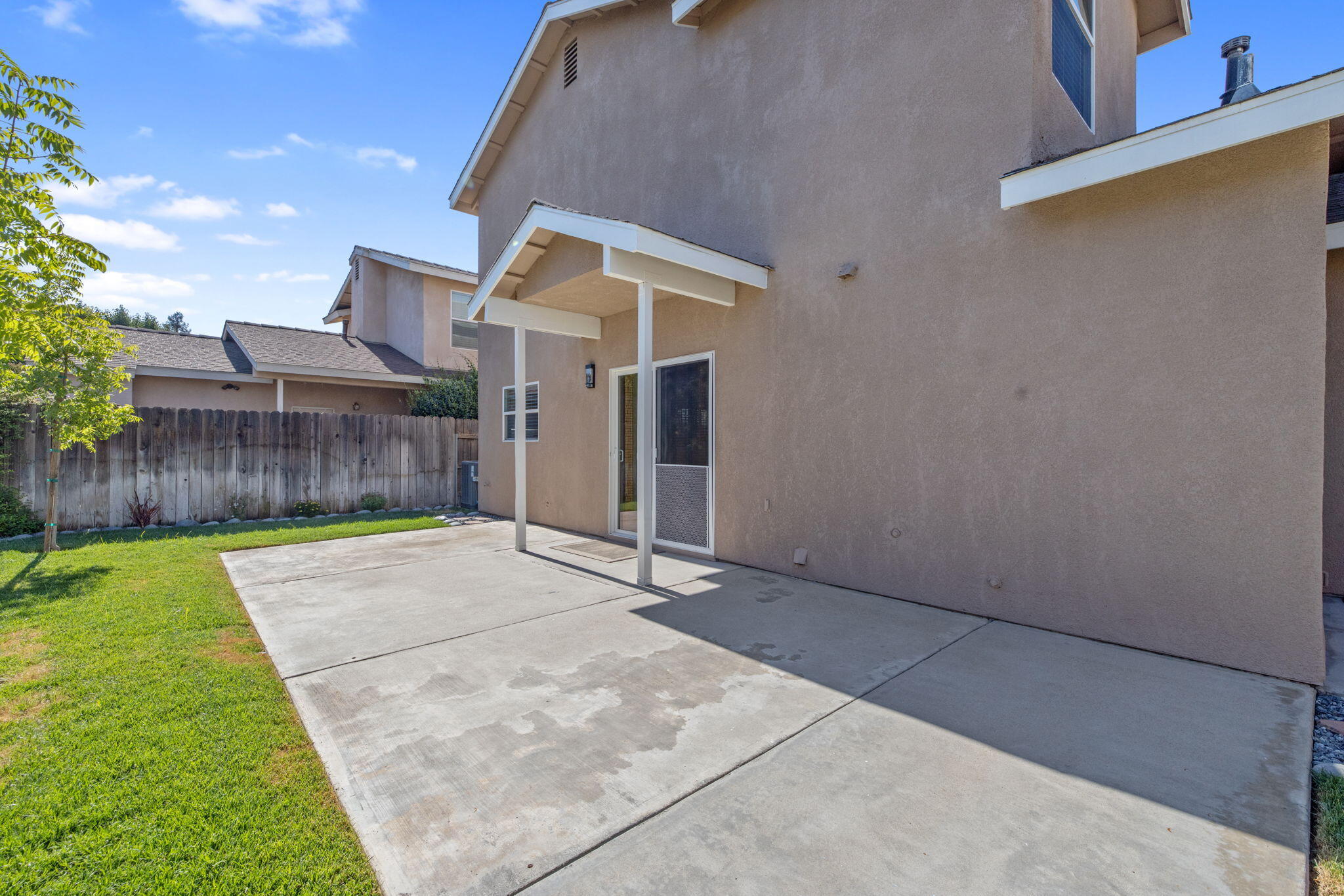 1155 Meadow Ave, Exeter, CA 93221