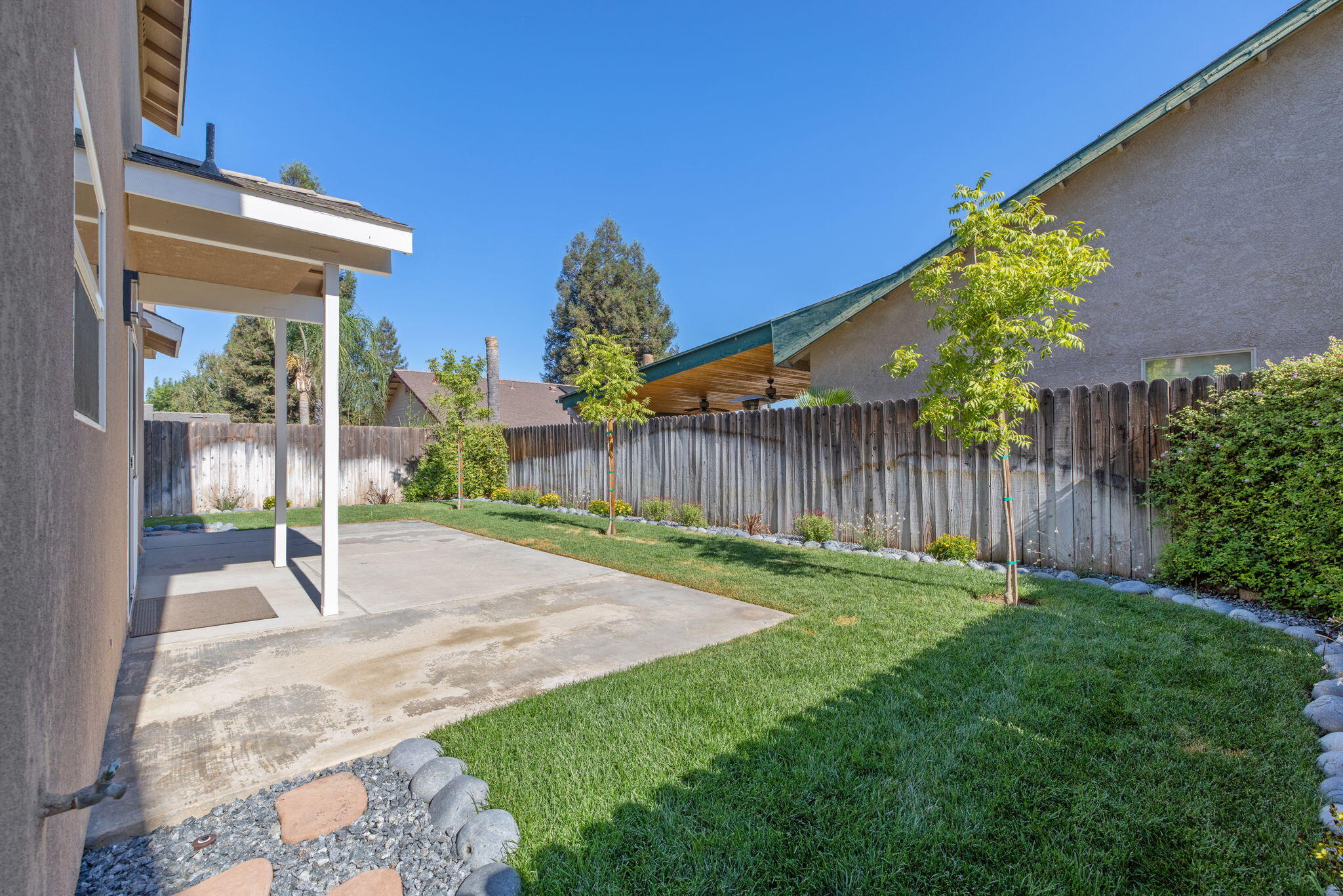 1155 Meadow Ave, Exeter, CA 93221
