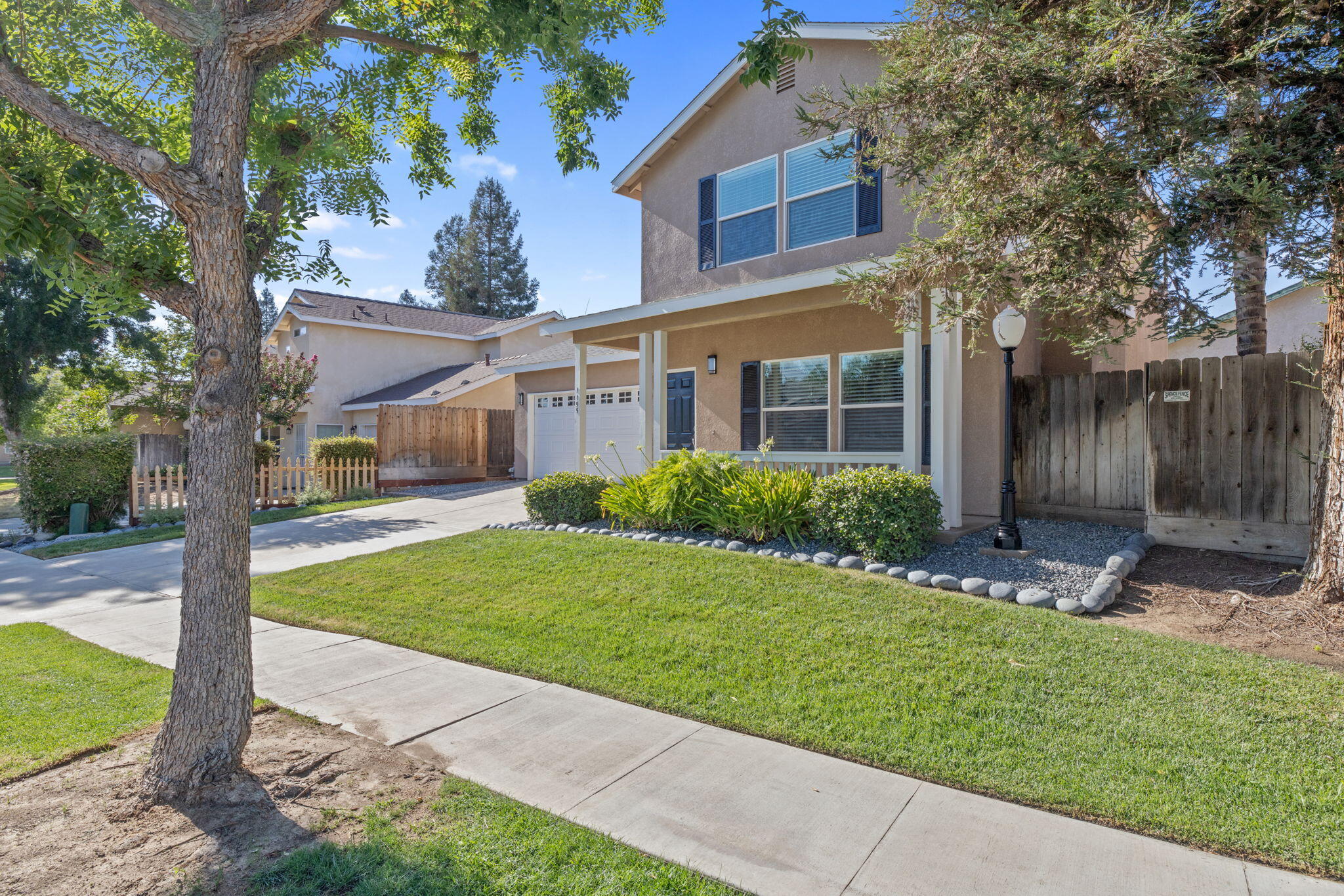 1155 Meadow Ave, Exeter, CA 93221