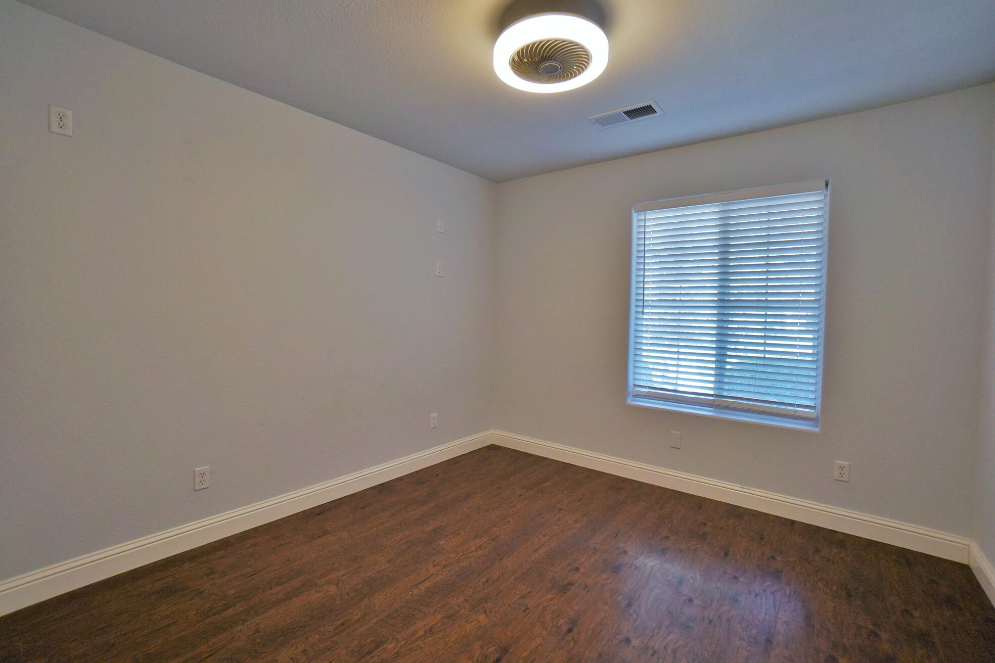 4833 W Ashland Ave, Visalia, CA 93277