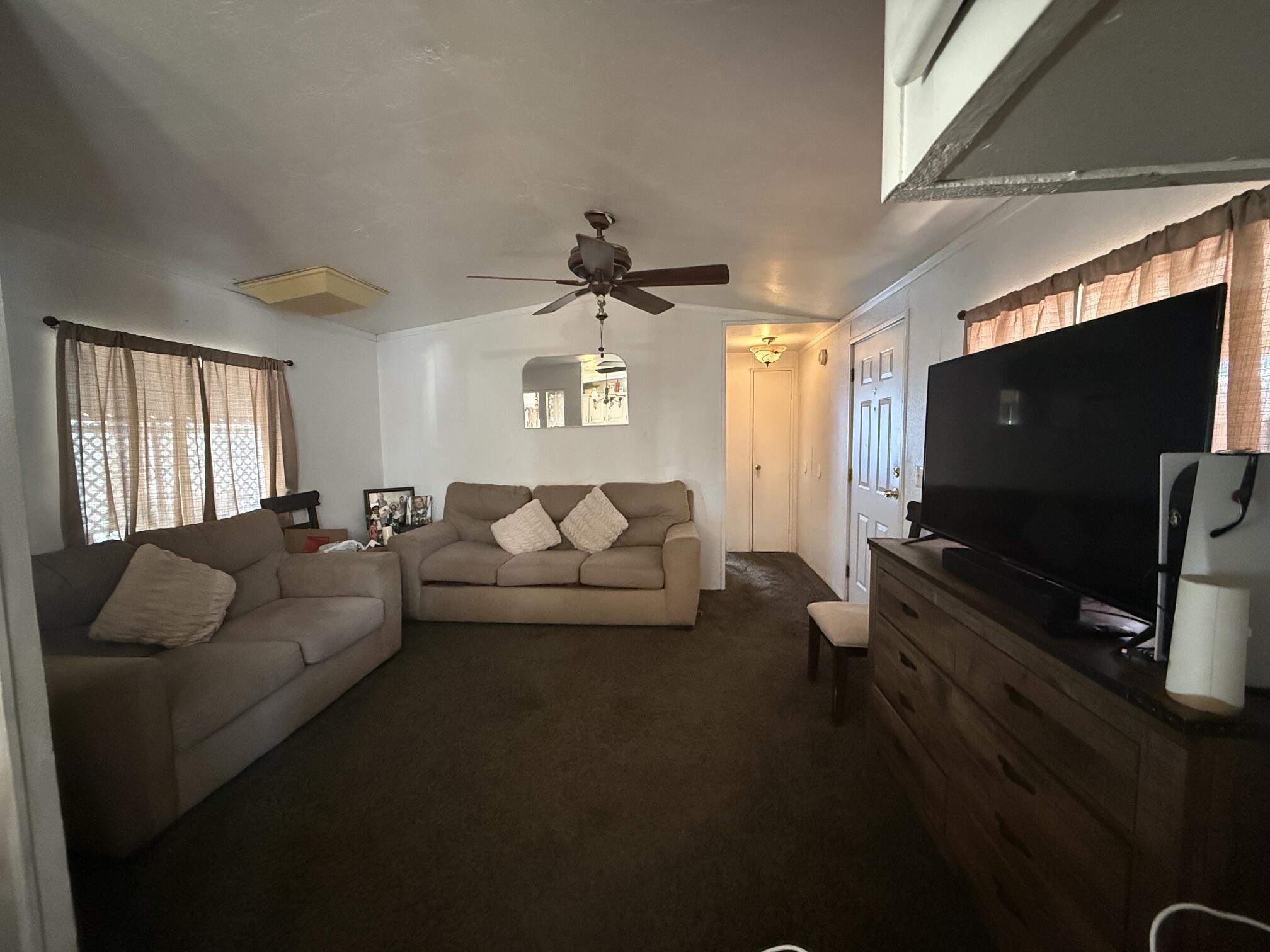 900 E Rankin Rd #27, Tulare, CA 93274