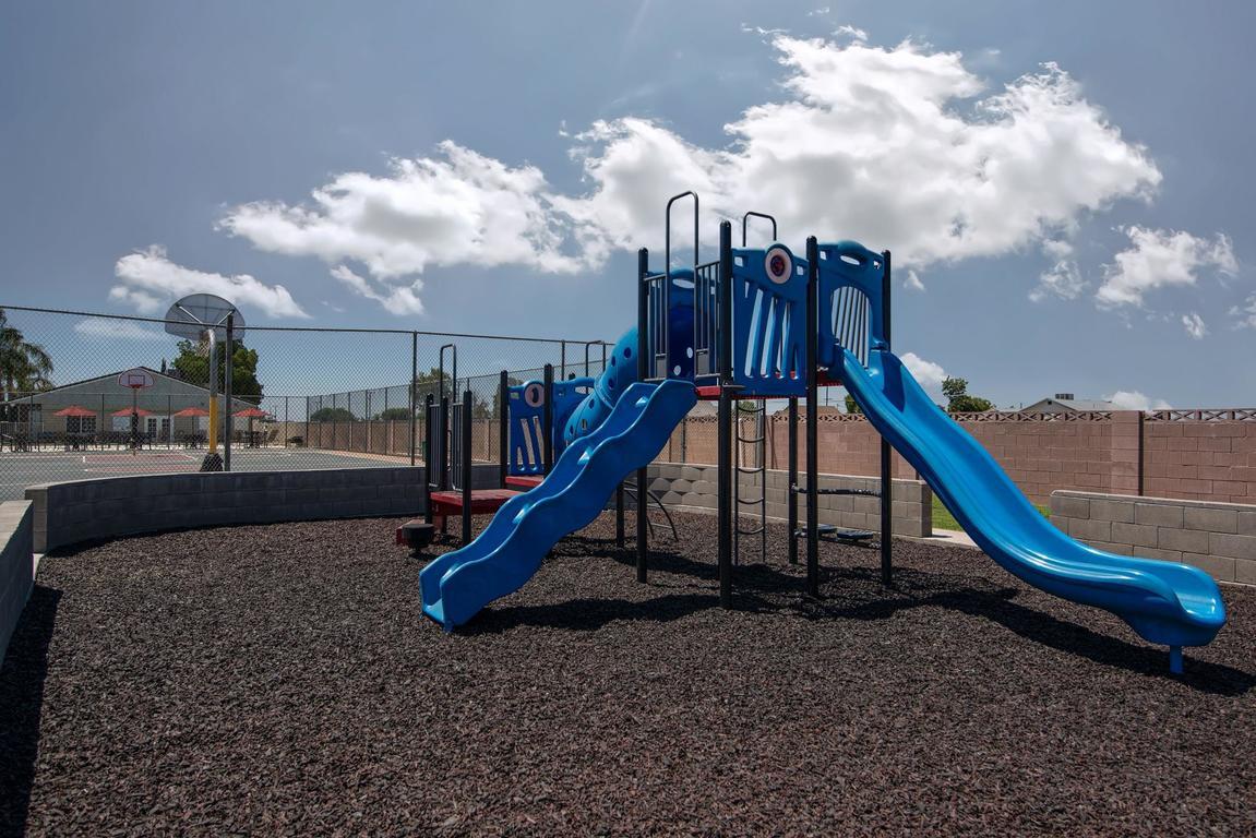 900 E Rankin Rd #27, Tulare, CA 93274