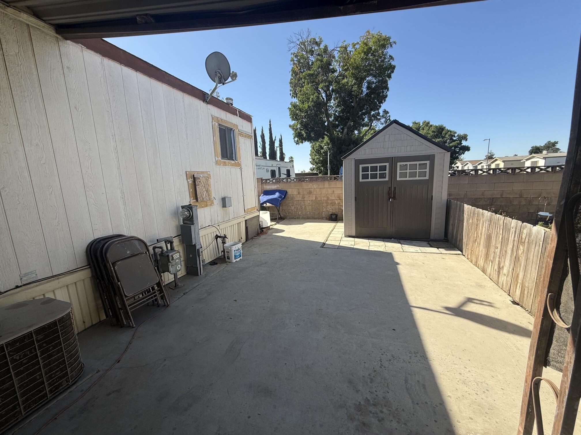 900 E Rankin Rd #27, Tulare, CA 93274