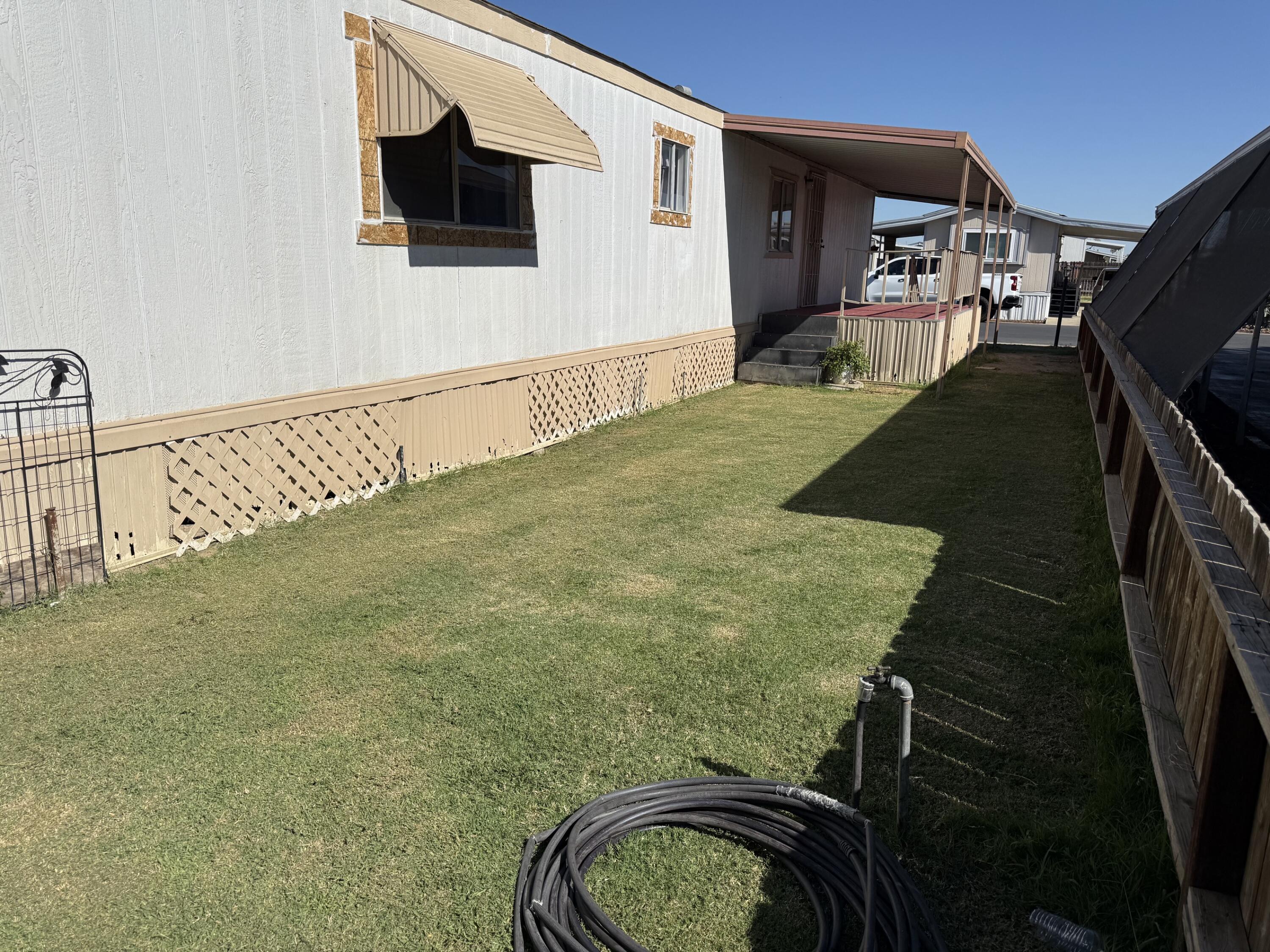 900 E Rankin Rd #27, Tulare, CA 93274