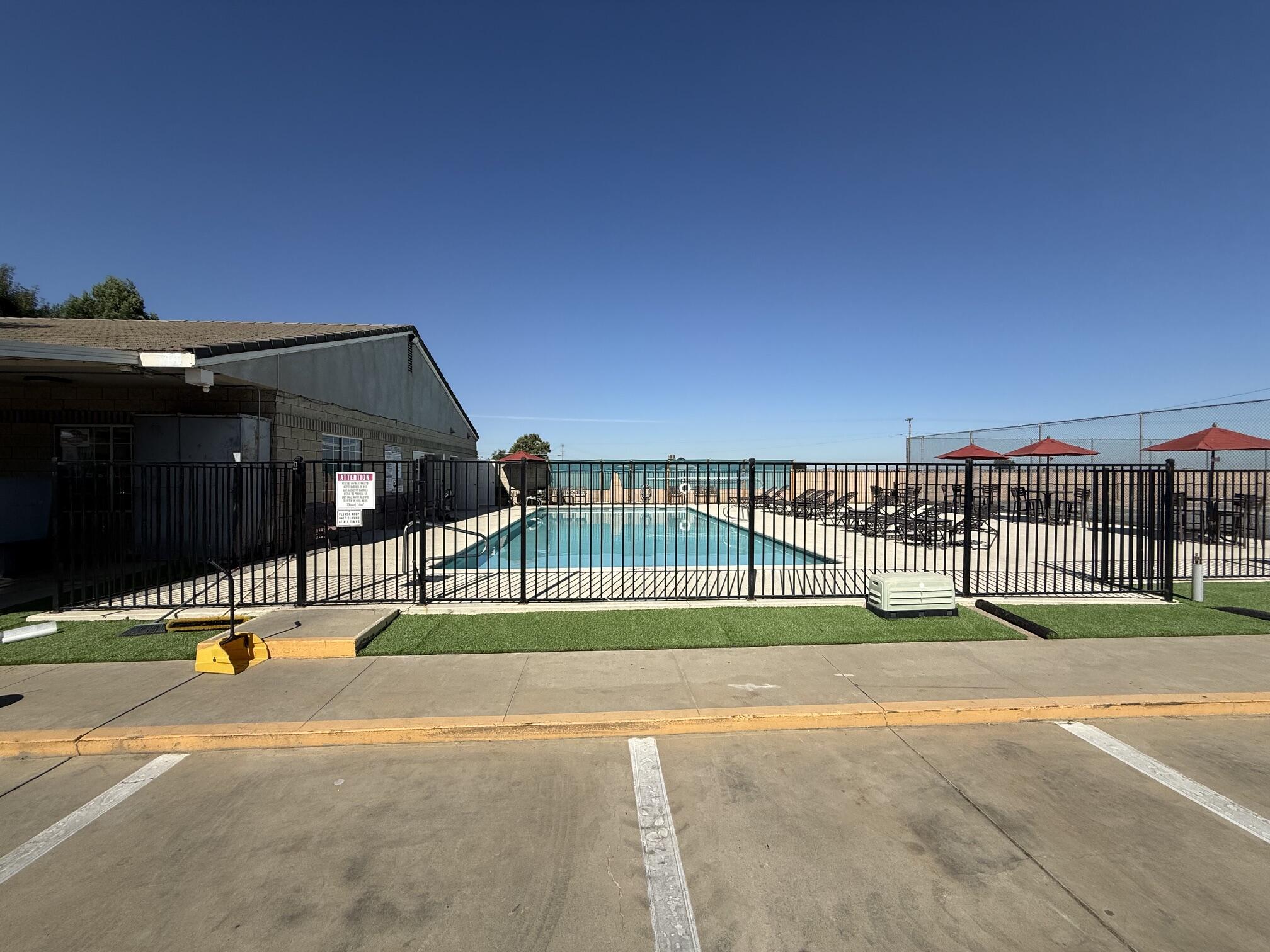 900 E Rankin Rd #27, Tulare, CA 93274