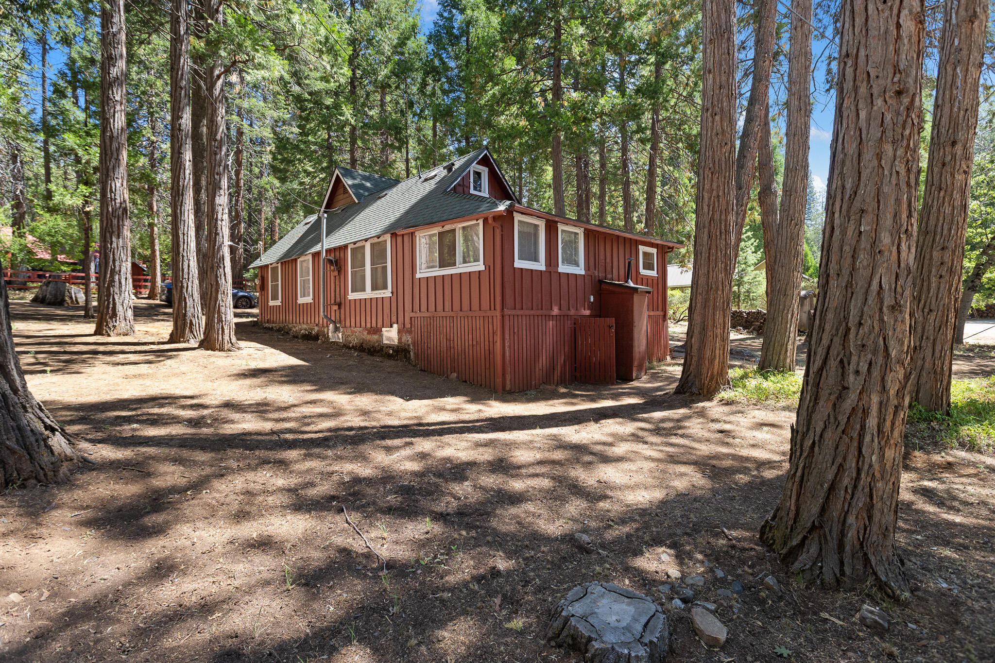 430 Mountain Dr, Springville, CA 93265