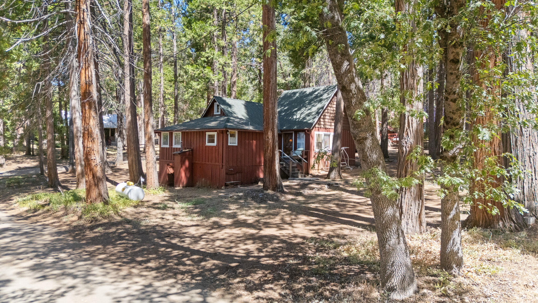 430 Mountain Dr, Springville, CA 93265