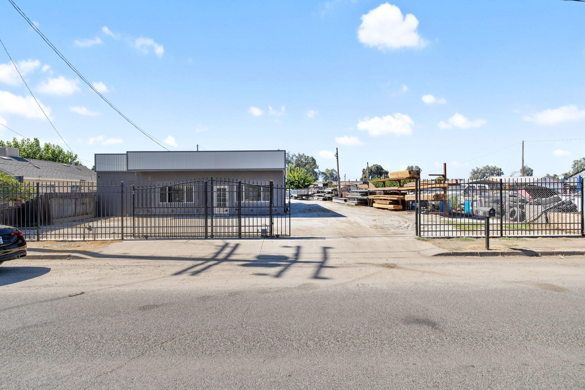 55 E Vandalia Ave, Porterville, CA 93257