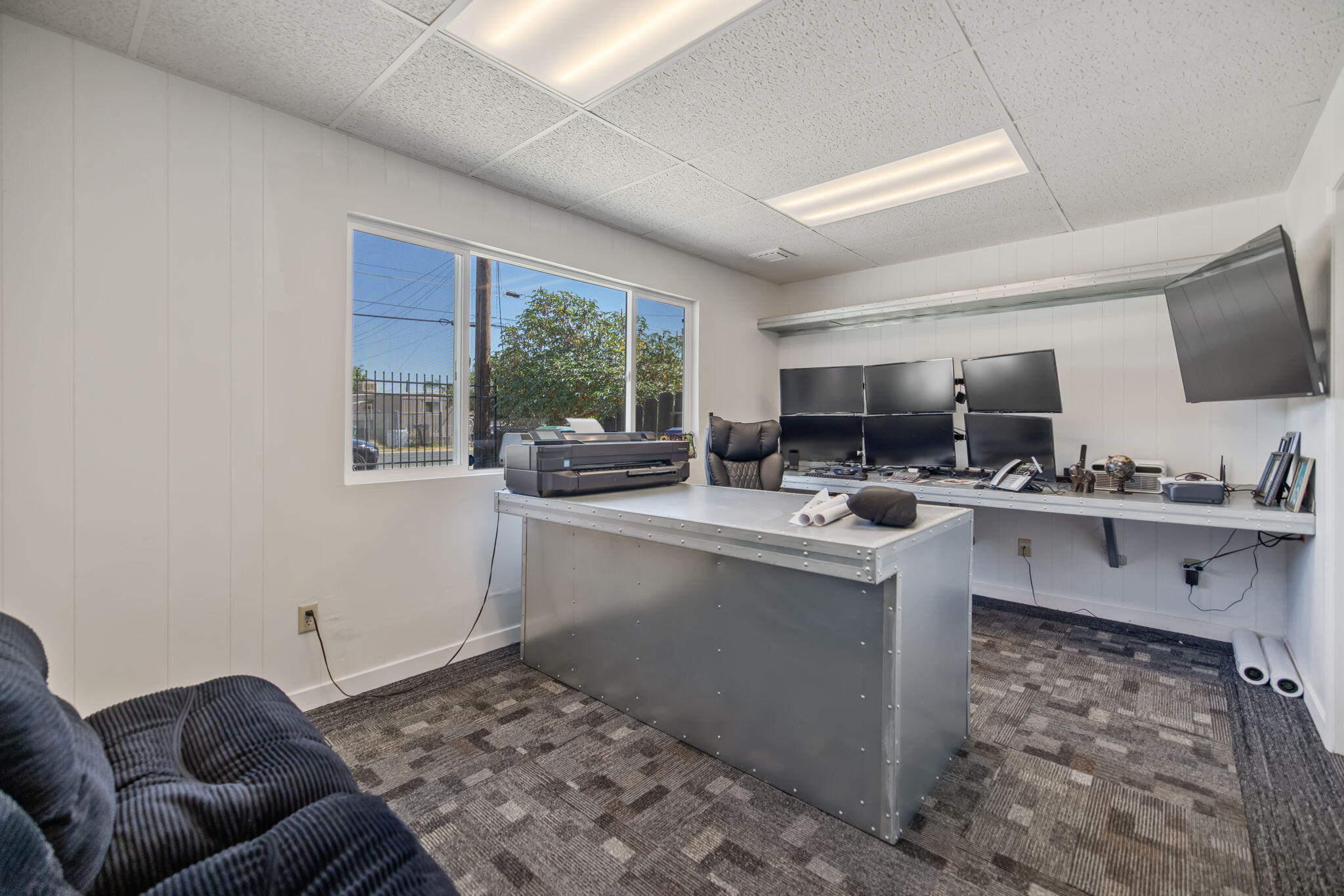 55 E Vandalia Ave, Porterville, CA 93257