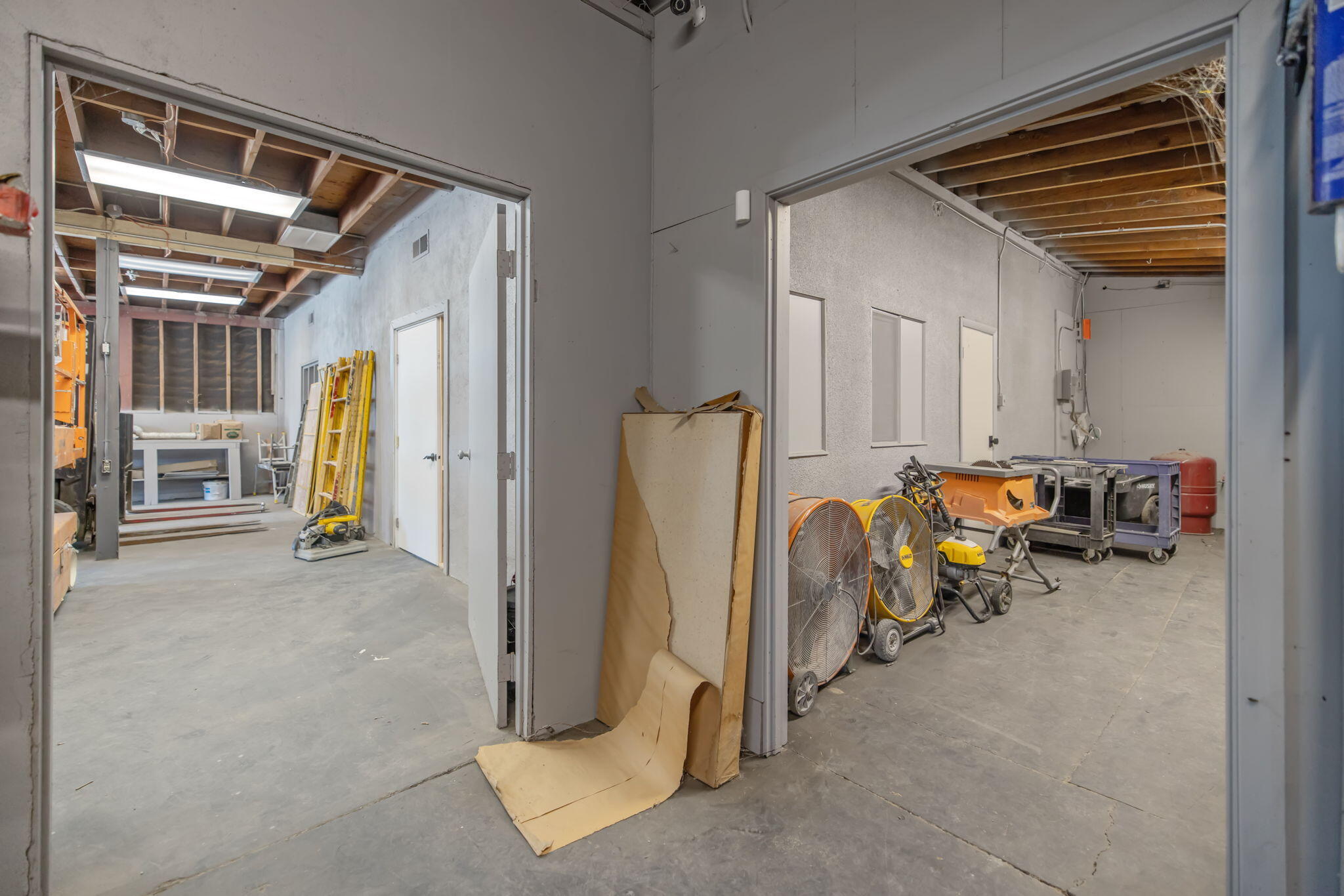 55 E Vandalia Ave, Porterville, CA 93257