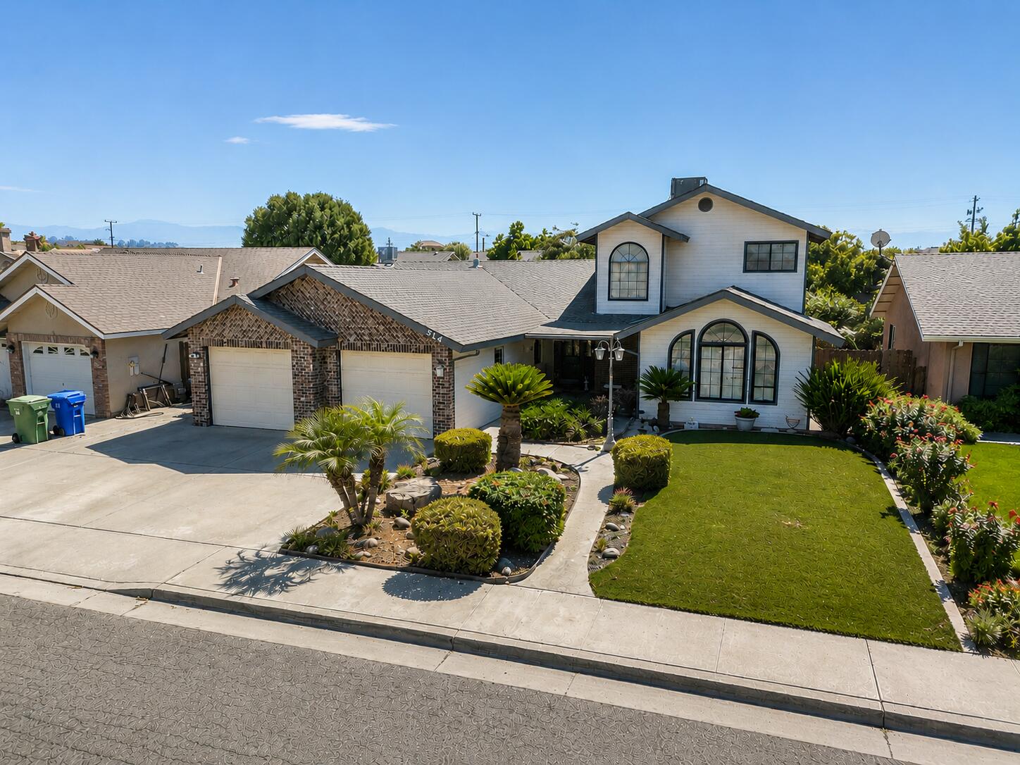 514 Balmoral Dr, Porterville, CA 93257