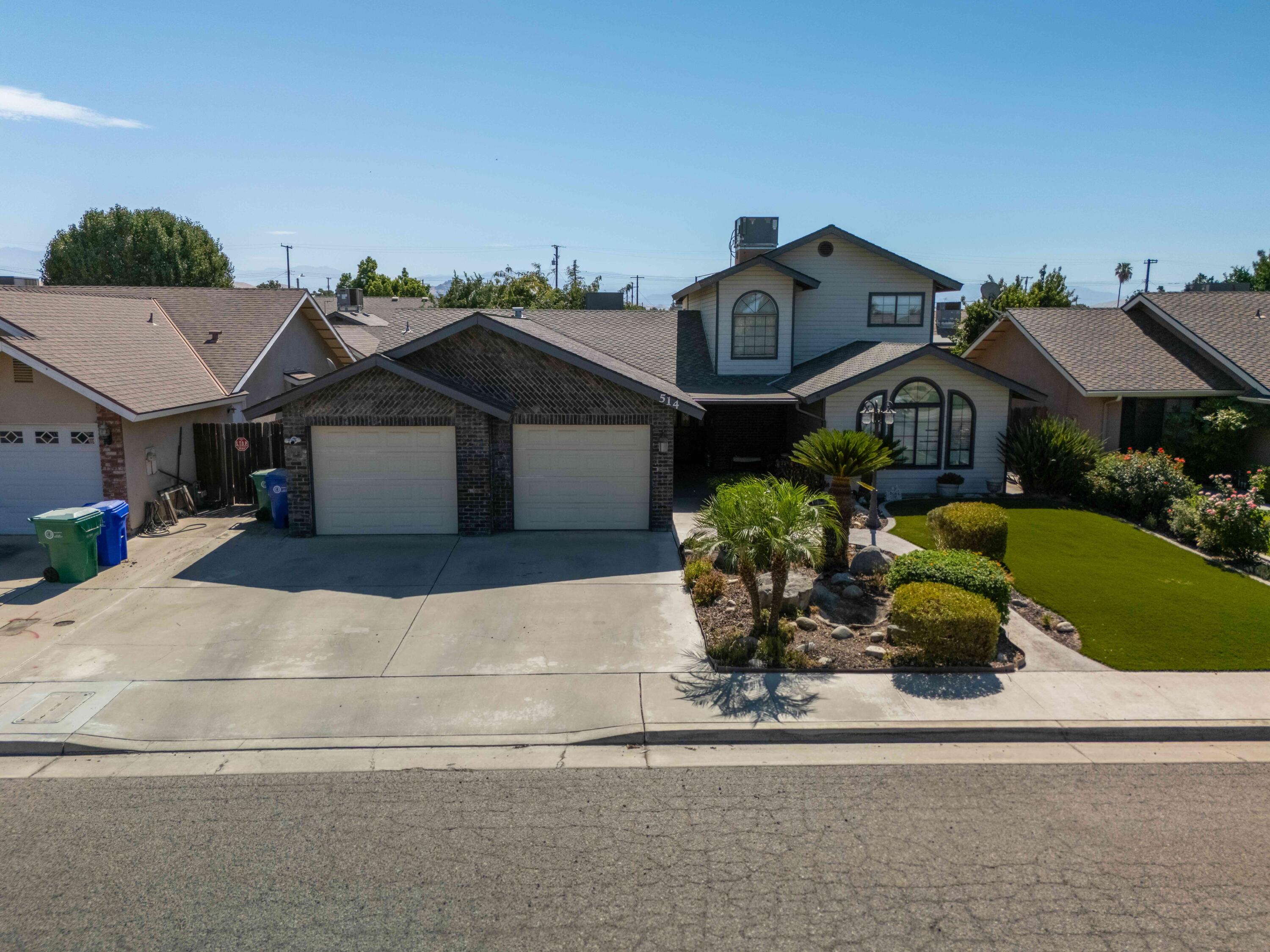 514 Balmoral Dr, Porterville, CA 93257