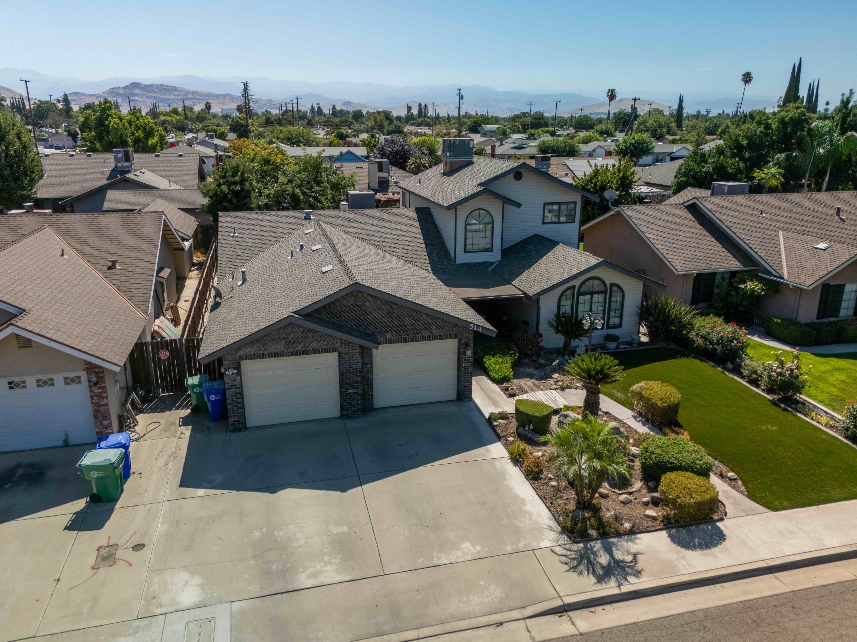 514 Balmoral Dr, Porterville, CA 93257