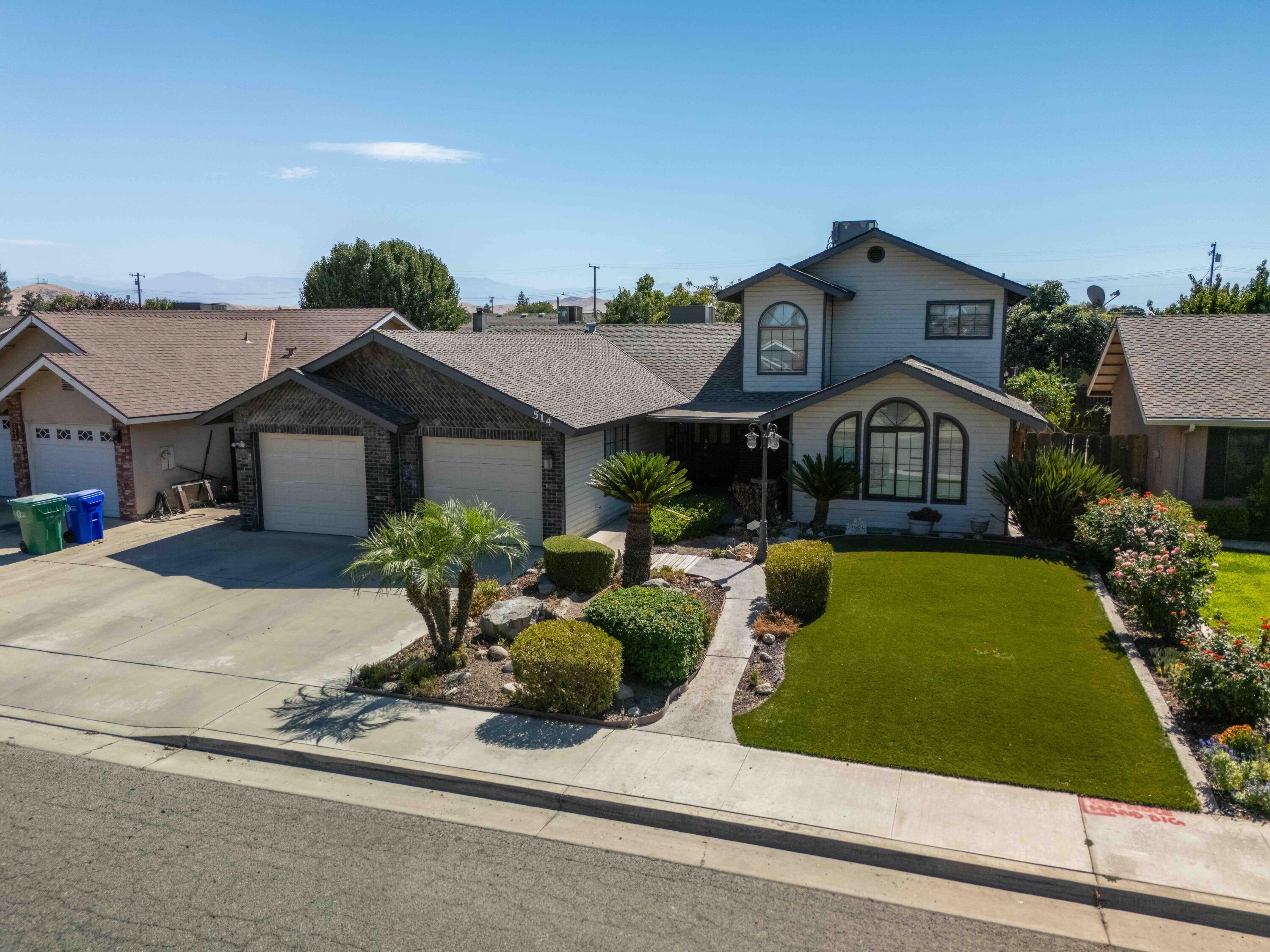 514 Balmoral Dr, Porterville, CA 93257