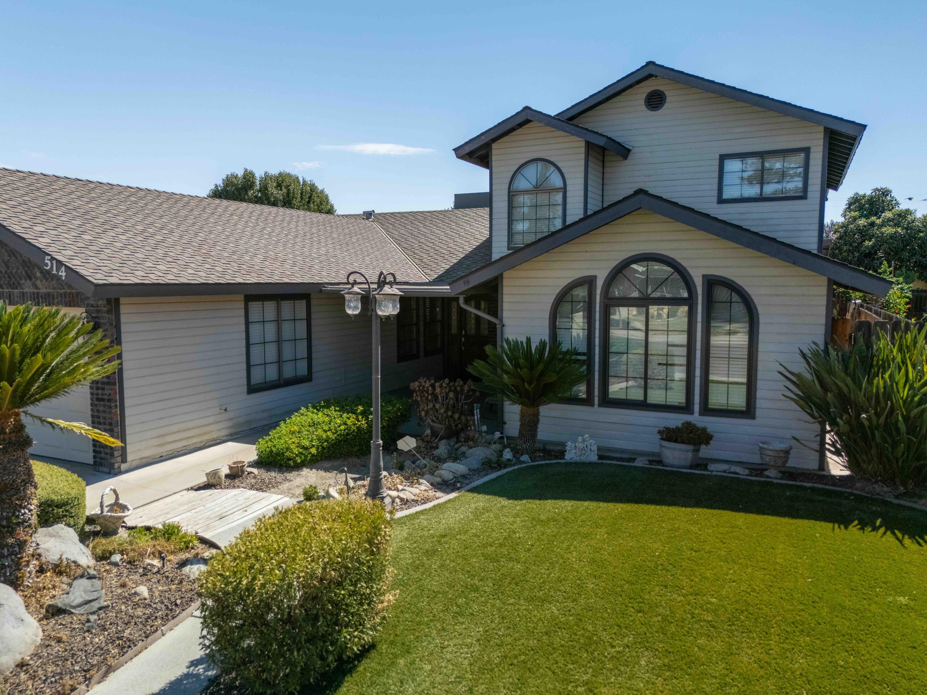 514 Balmoral Dr, Porterville, CA 93257