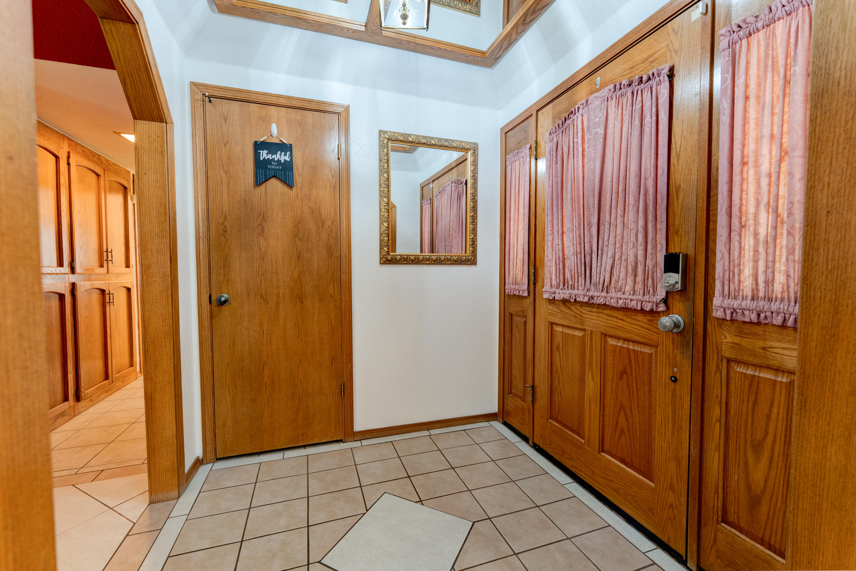 514 Balmoral Dr, Porterville, CA 93257