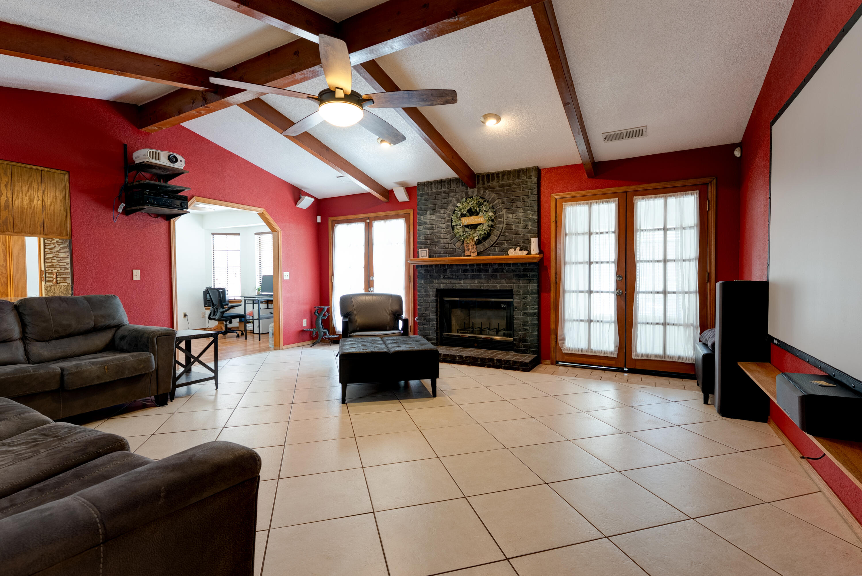 514 Balmoral Dr, Porterville, CA 93257