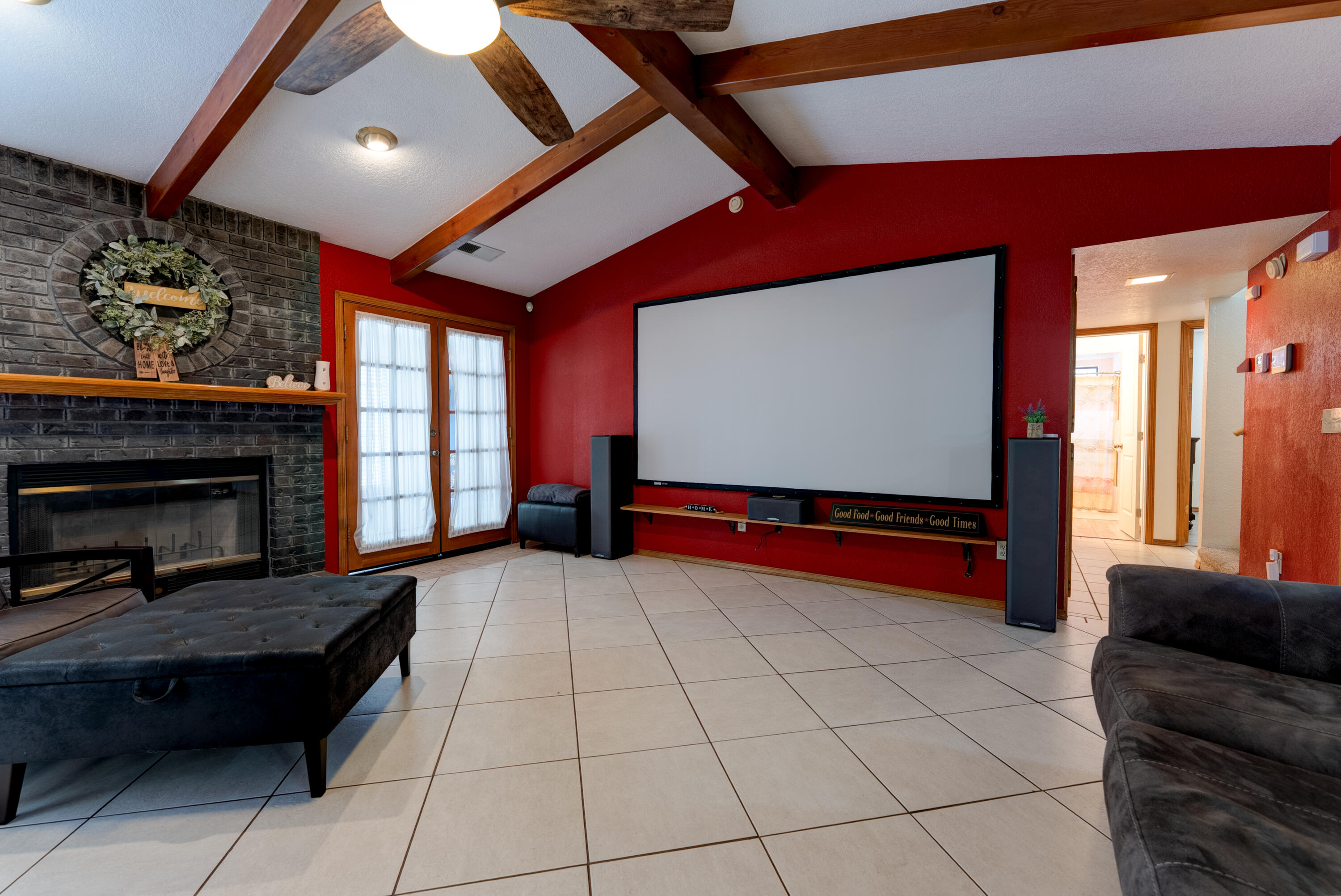 514 Balmoral Dr, Porterville, CA 93257