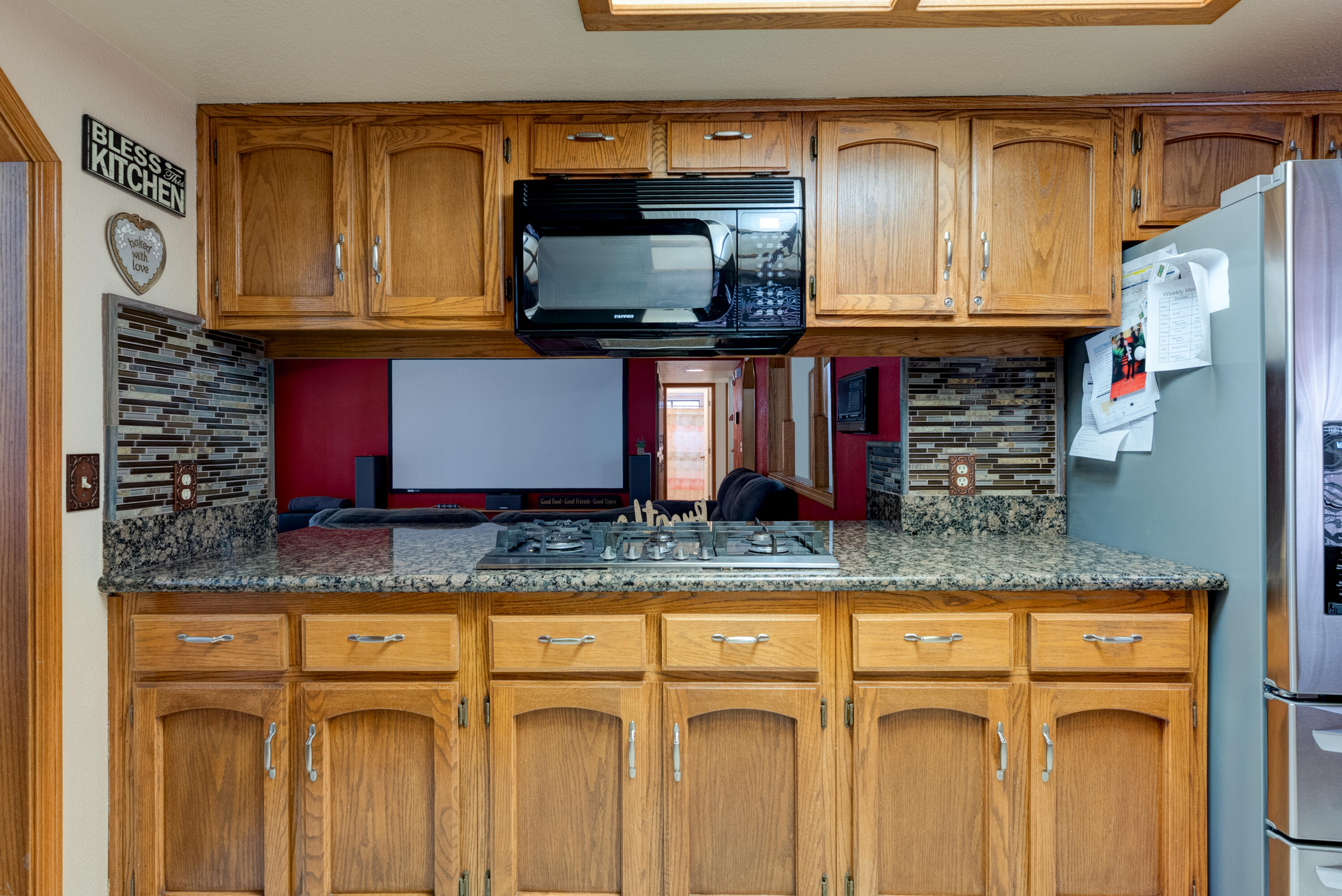 514 Balmoral Dr, Porterville, CA 93257