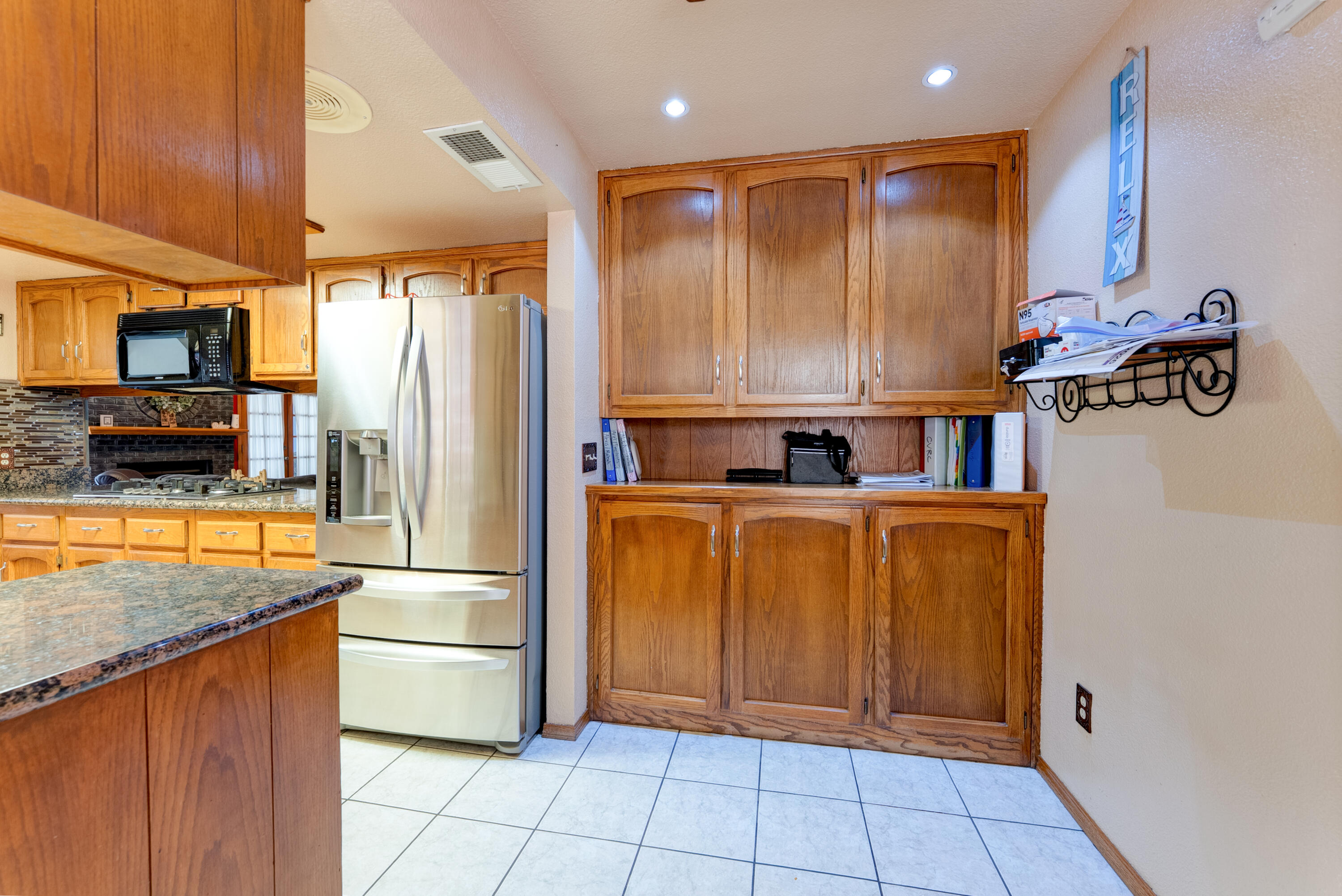 514 Balmoral Dr, Porterville, CA 93257