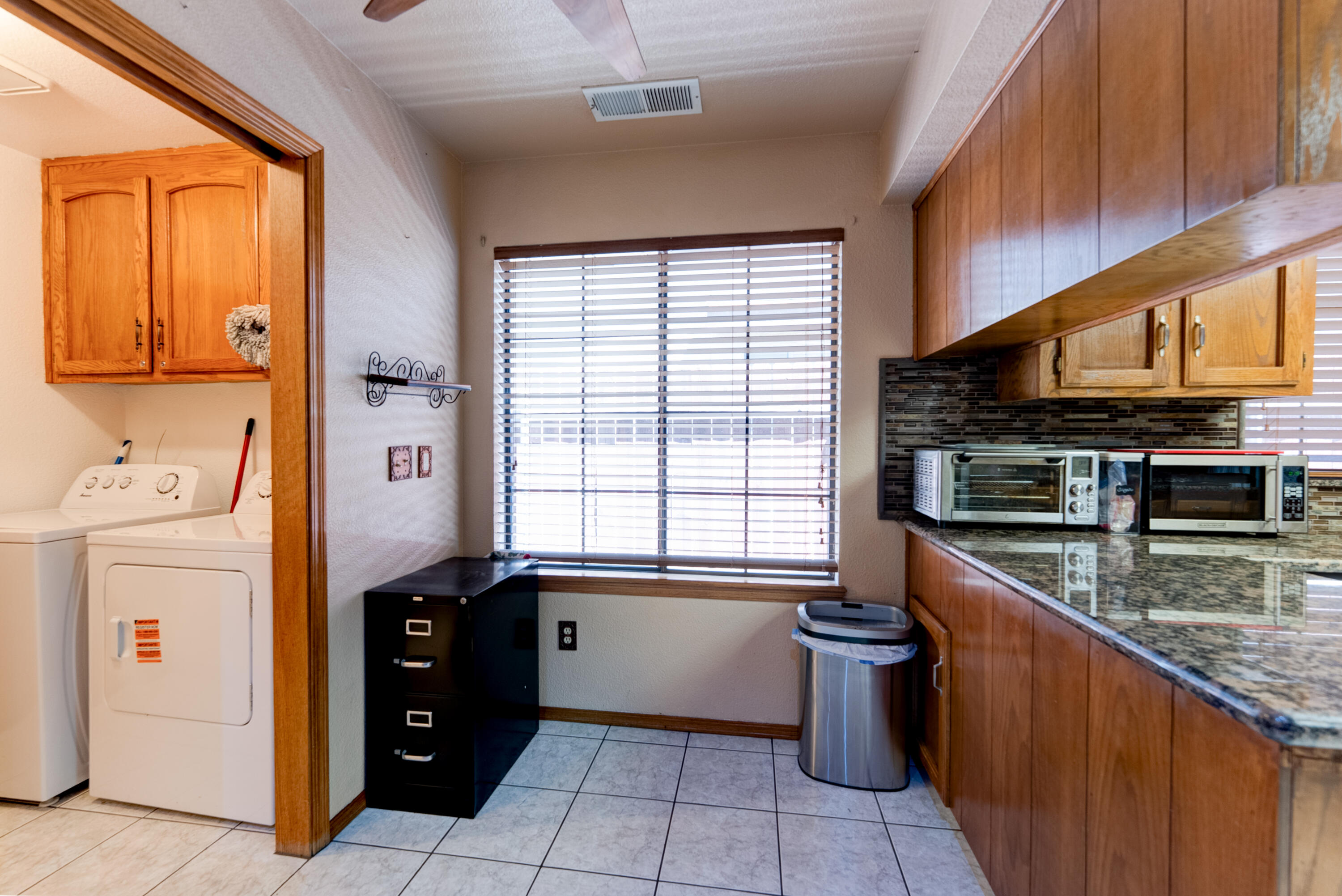 514 Balmoral Dr, Porterville, CA 93257