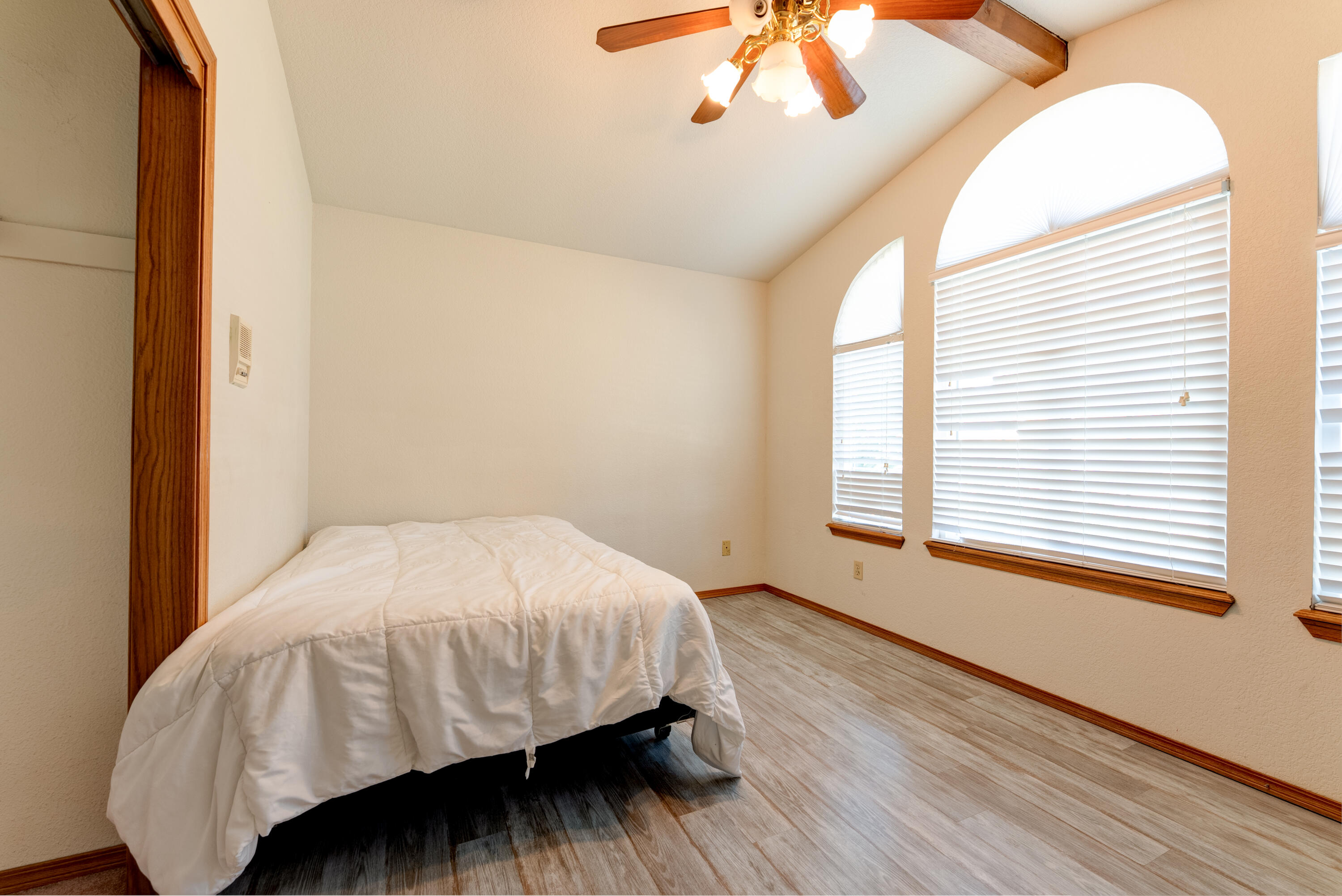 514 Balmoral Dr, Porterville, CA 93257