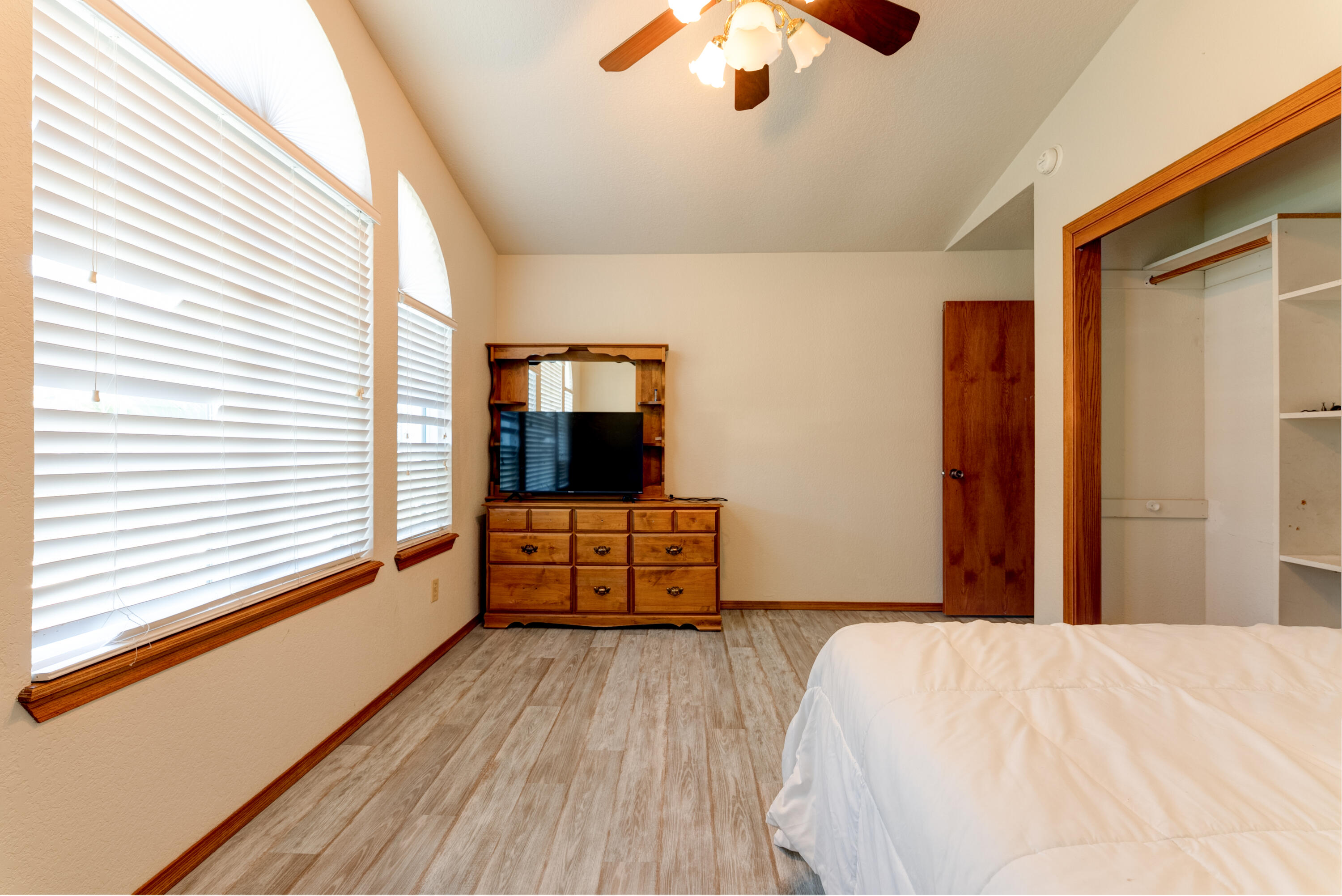 514 Balmoral Dr, Porterville, CA 93257