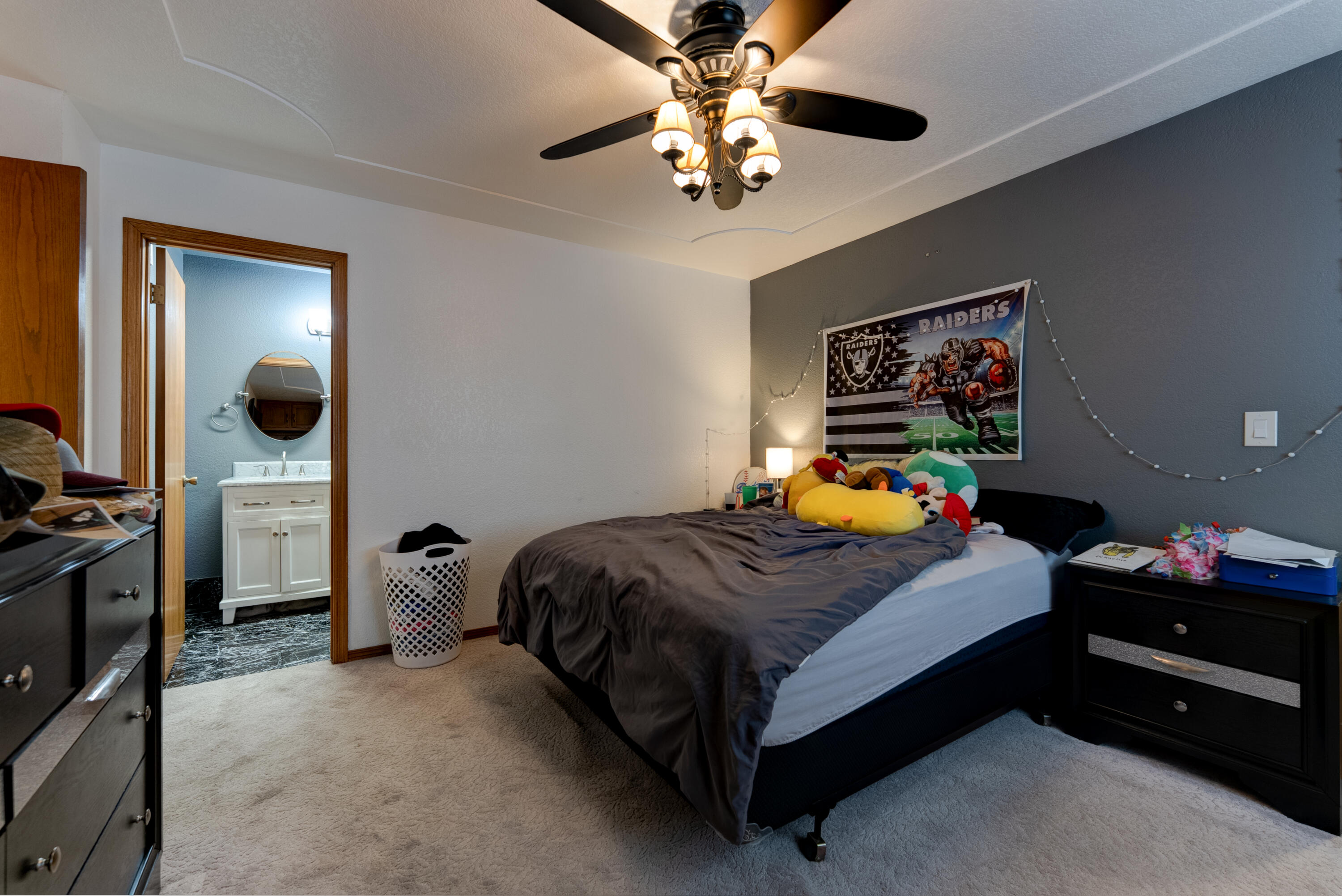 514 Balmoral Dr, Porterville, CA 93257