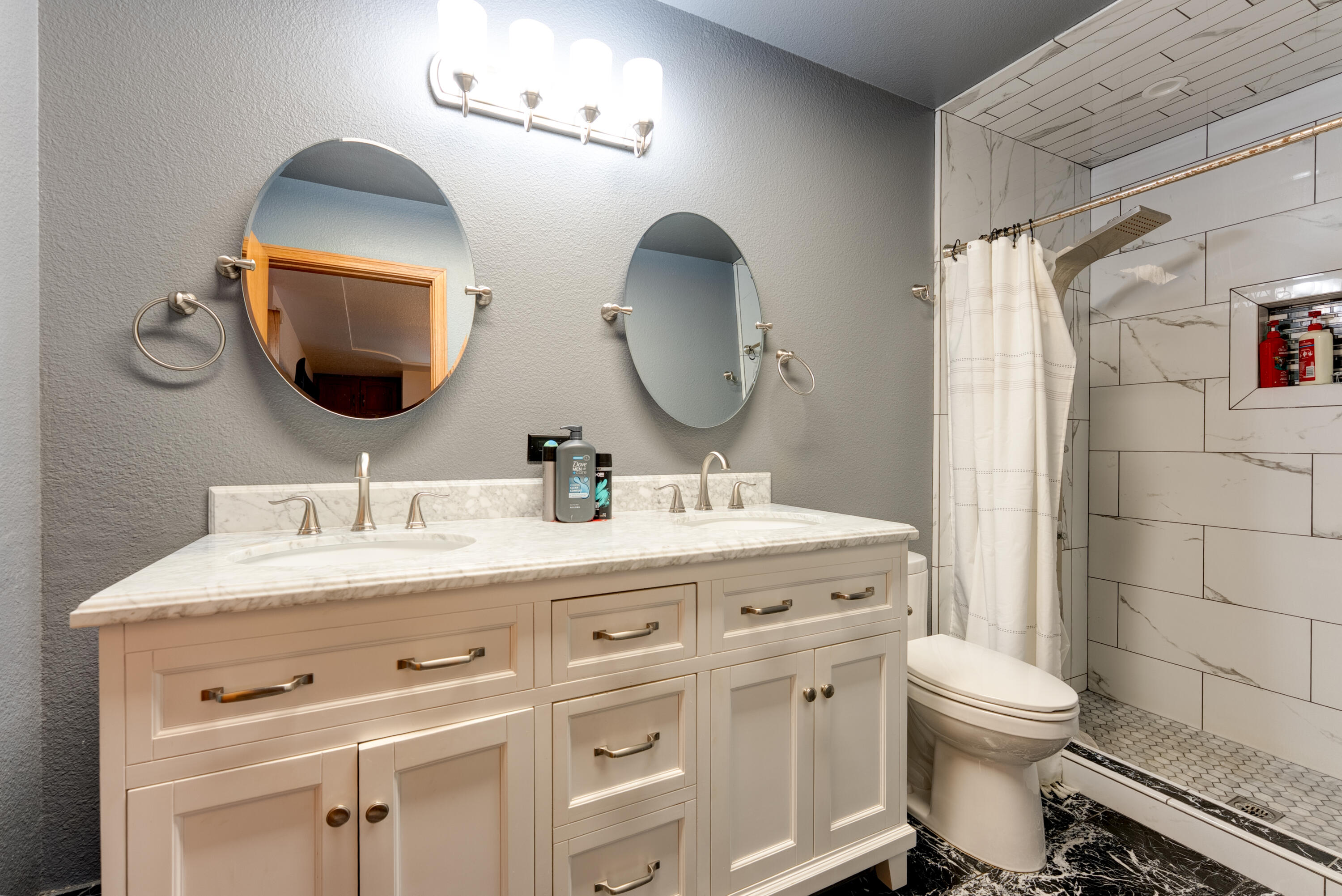 514 Balmoral Dr, Porterville, CA 93257