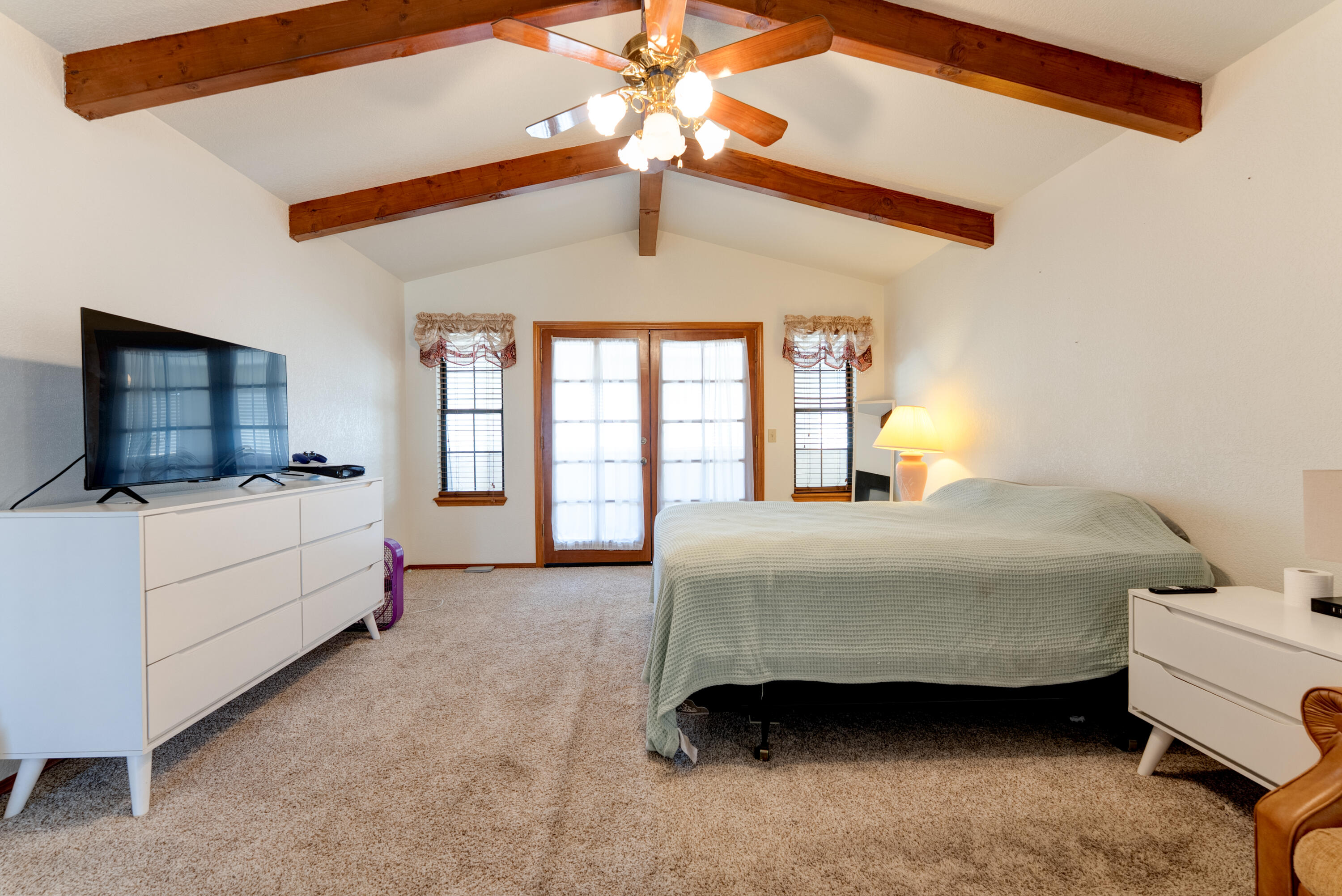 514 Balmoral Dr, Porterville, CA 93257