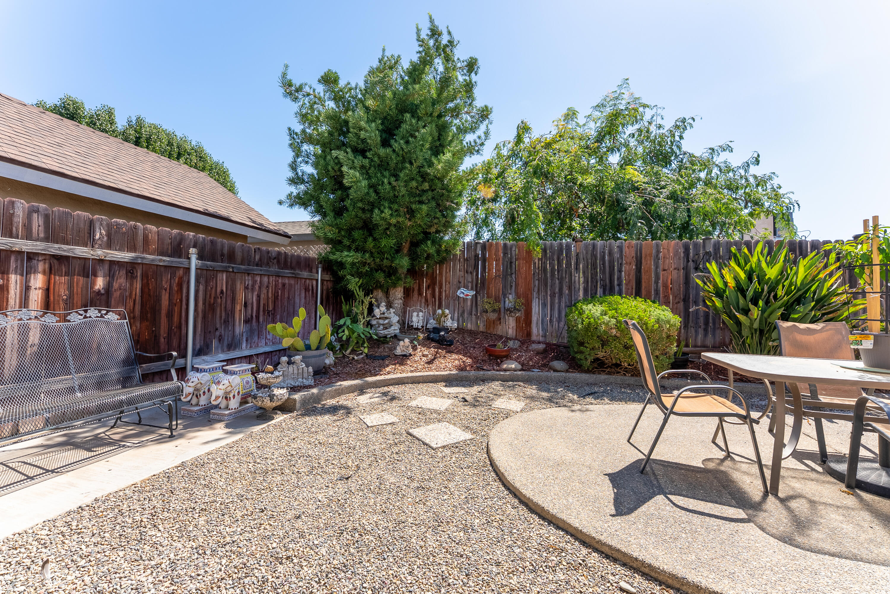 514 Balmoral Dr, Porterville, CA 93257