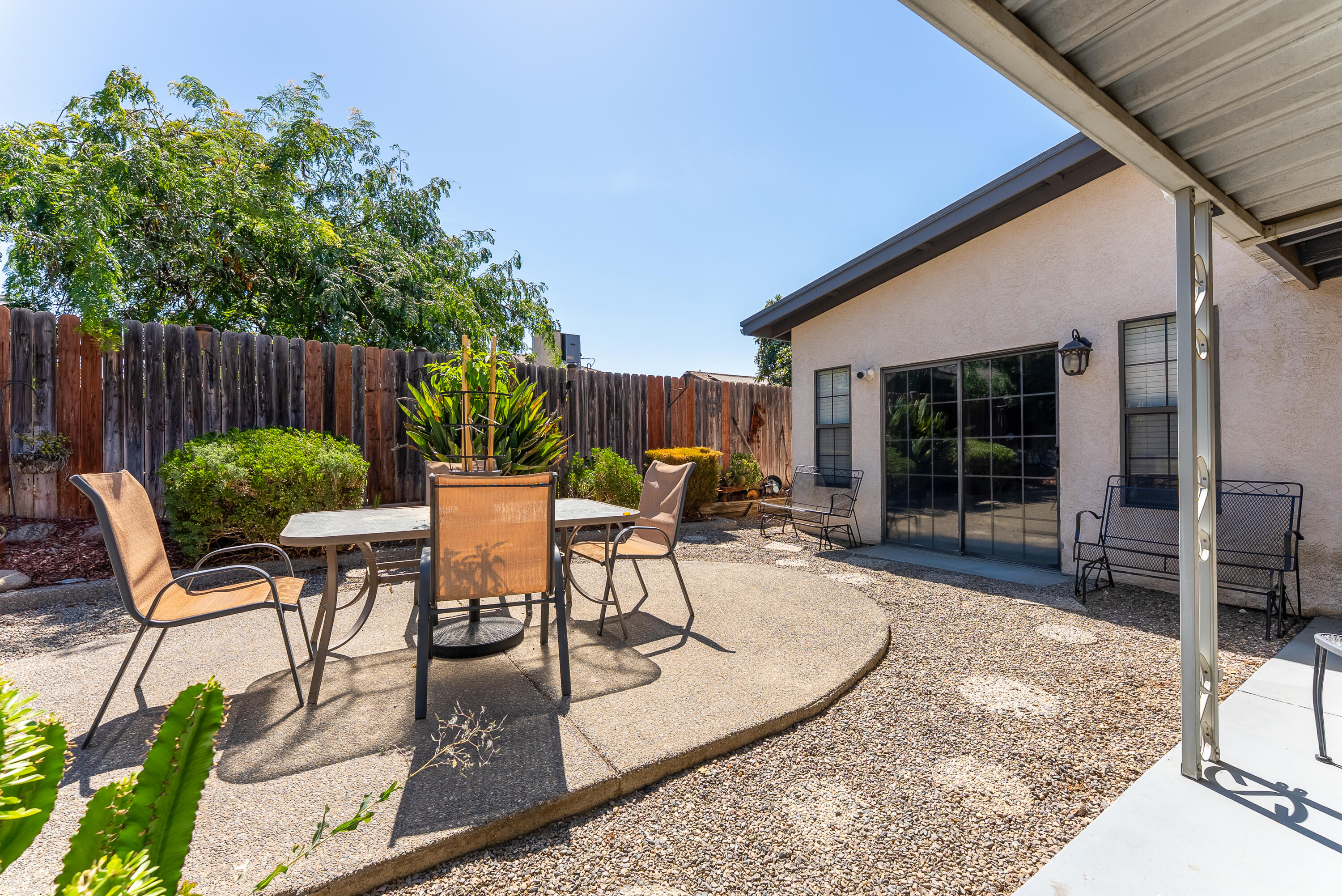 514 Balmoral Dr, Porterville, CA 93257