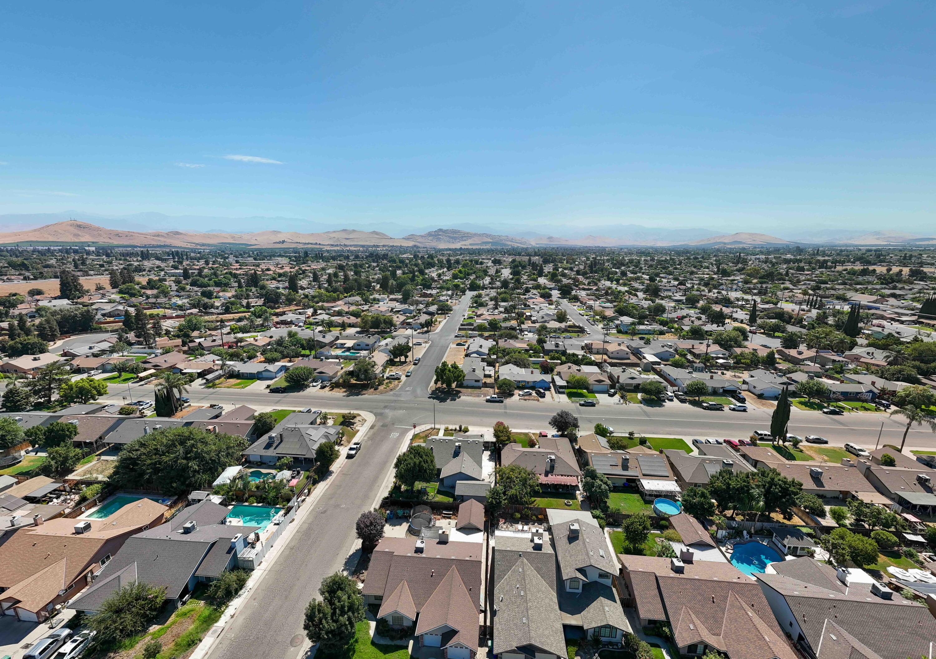 514 Balmoral Dr, Porterville, CA 93257