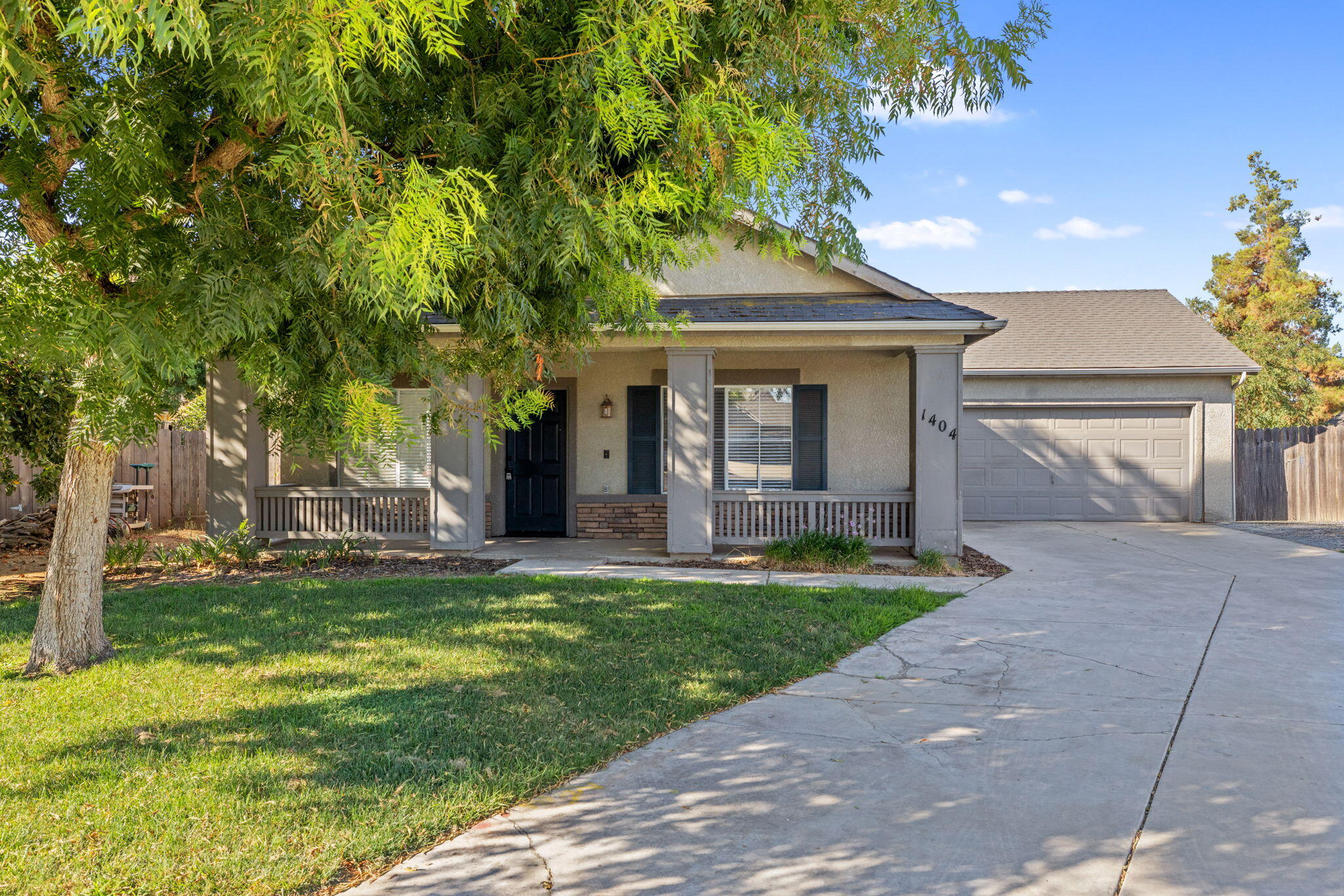 1404 Bradley Ct, Exeter, CA 93221