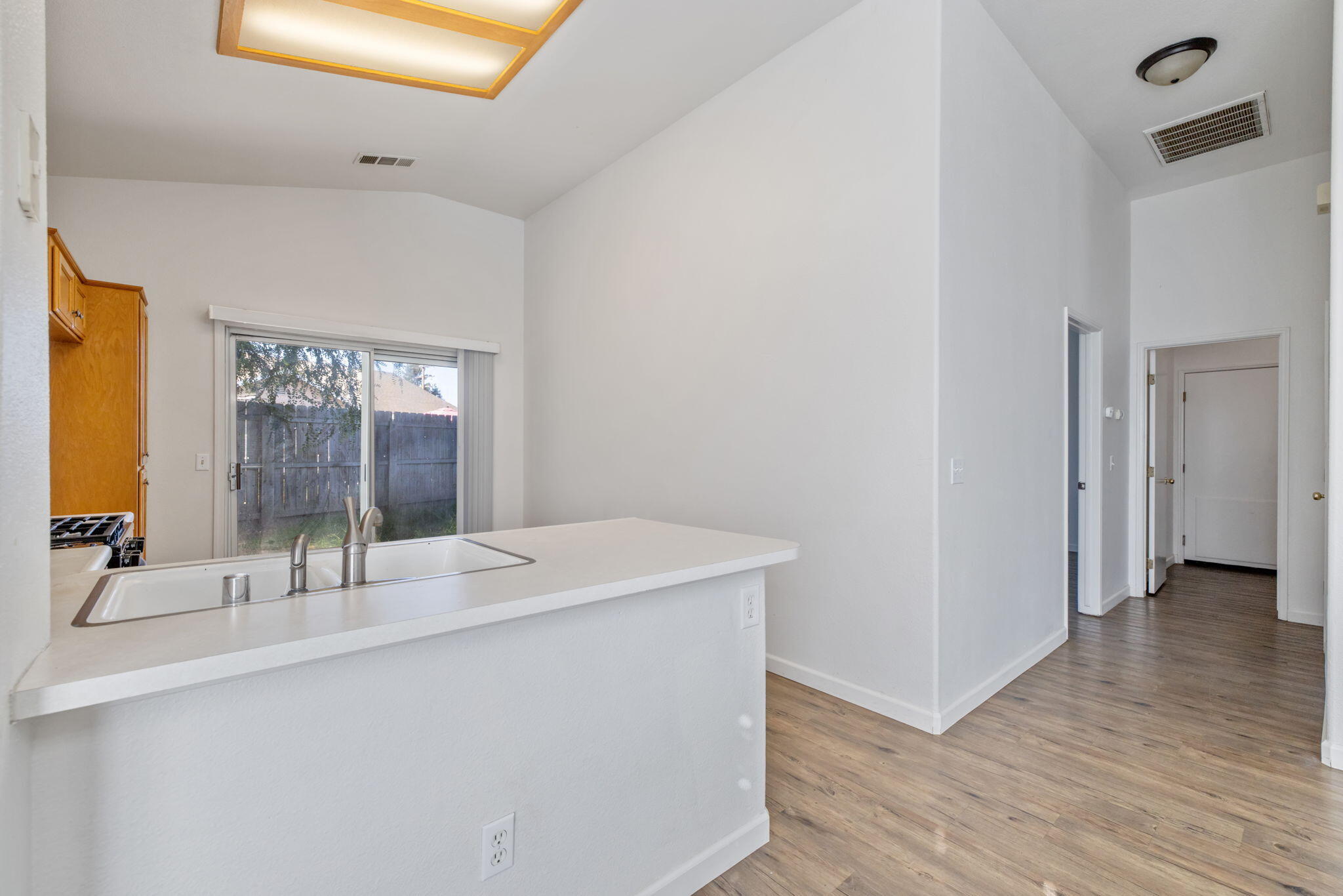 1404 Bradley Ct, Exeter, CA 93221