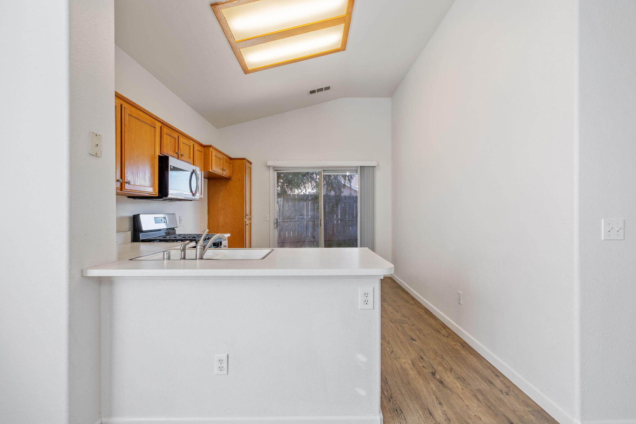 1404 Bradley Ct, Exeter, CA 93221