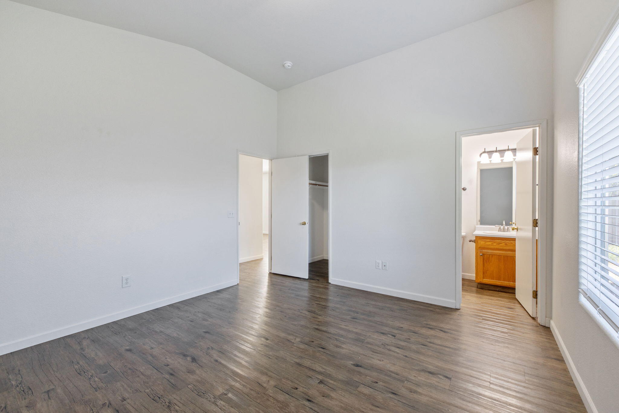 1404 Bradley Ct, Exeter, CA 93221