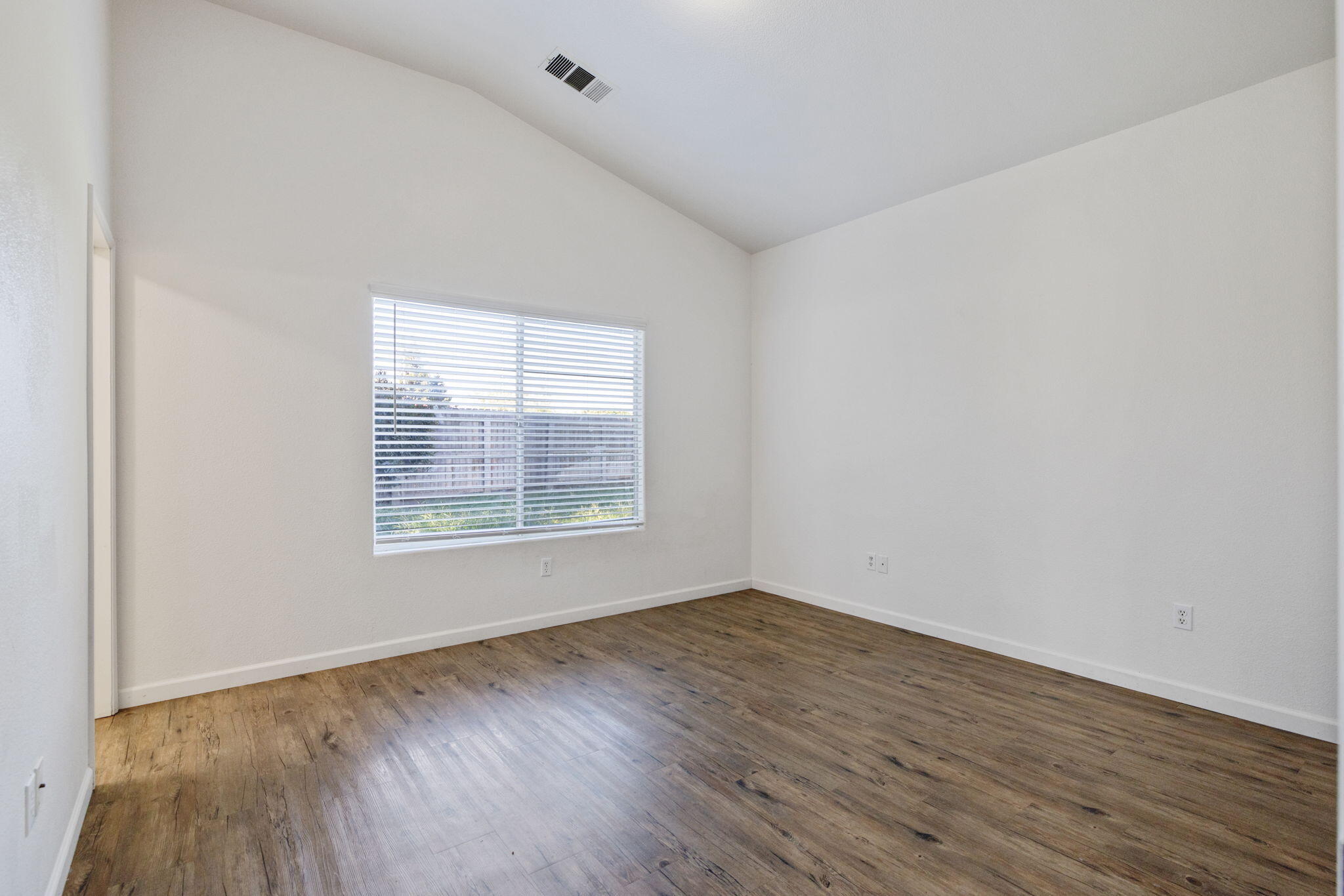 1404 Bradley Ct, Exeter, CA 93221