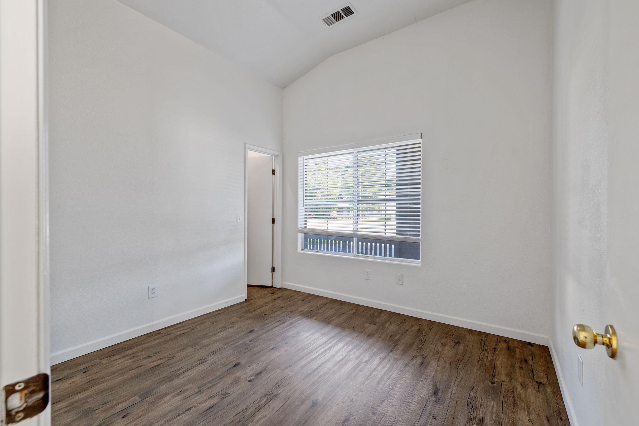 1404 Bradley Ct, Exeter, CA 93221