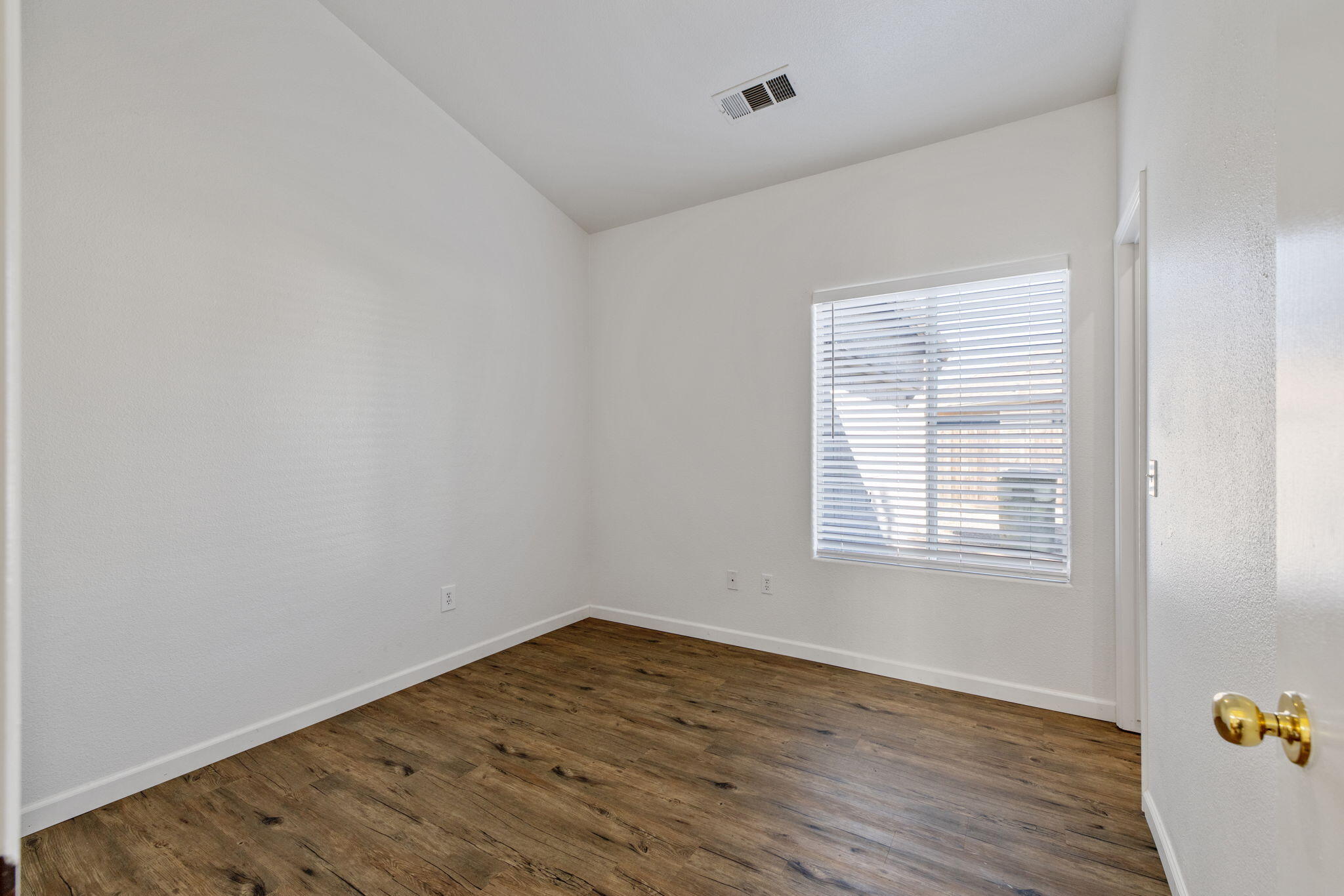 1404 Bradley Ct, Exeter, CA 93221