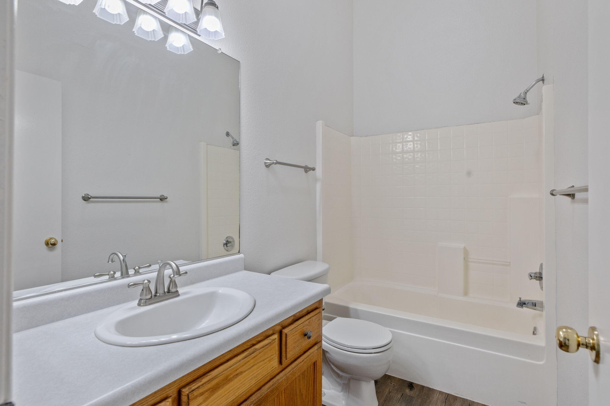 1404 Bradley Ct, Exeter, CA 93221