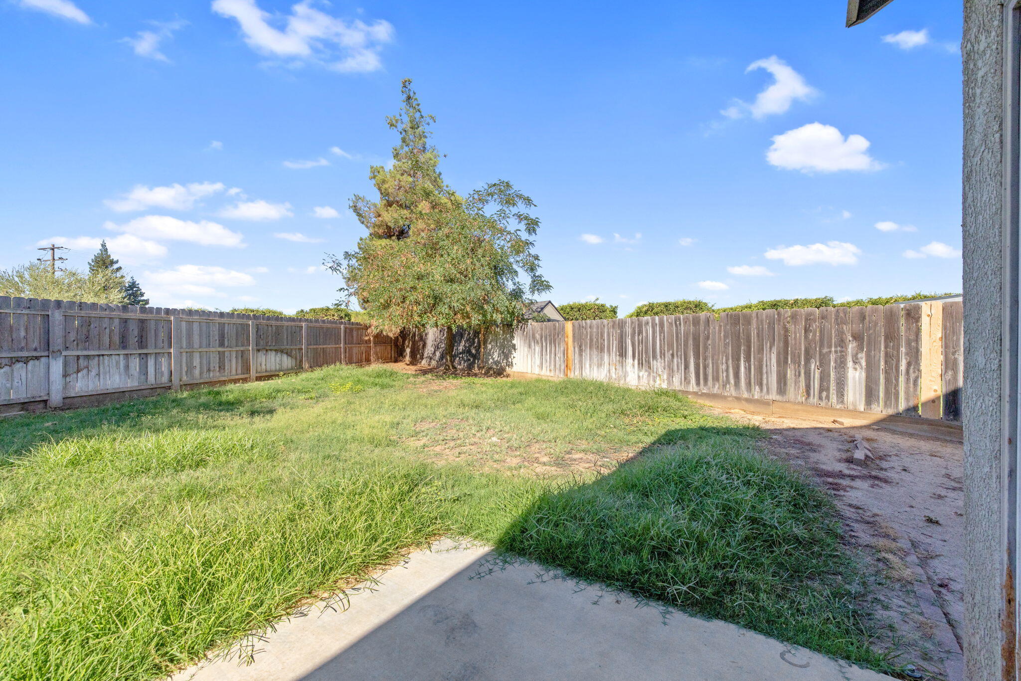 1404 Bradley Ct, Exeter, CA 93221