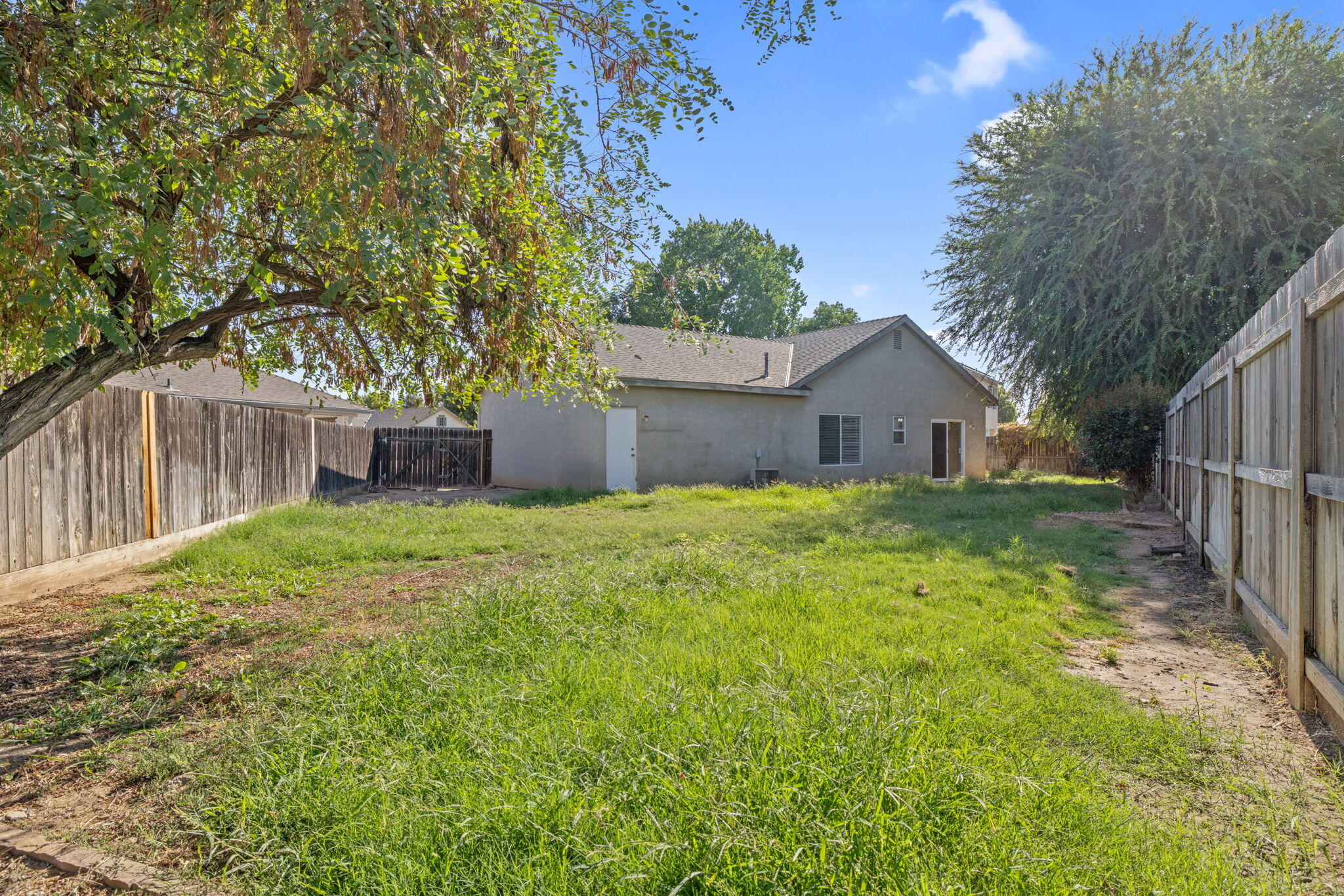 1404 Bradley Ct, Exeter, CA 93221