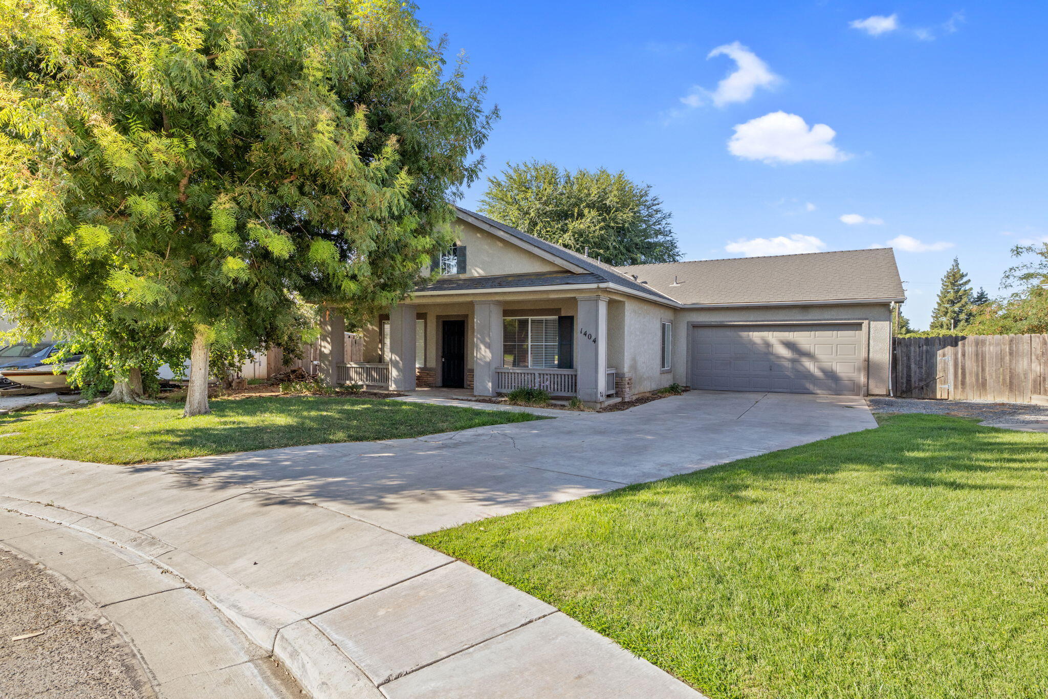 1404 Bradley Ct, Exeter, CA 93221