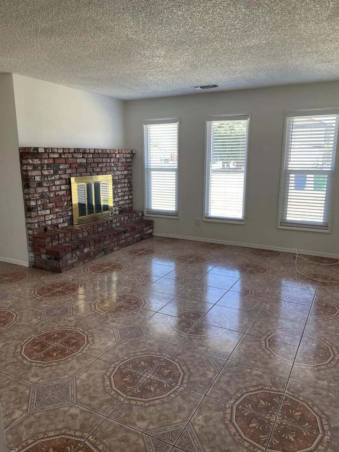 917 Sherman Ave, Corcoran, CA 93212