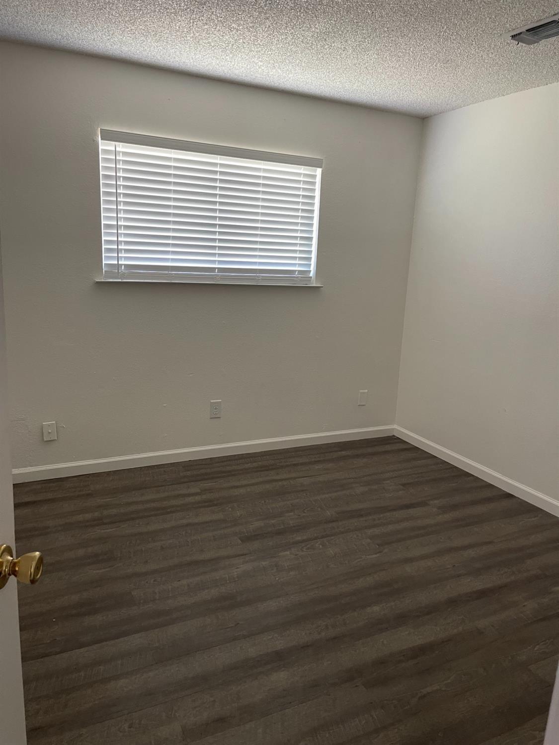 917 Sherman Ave, Corcoran, CA 93212