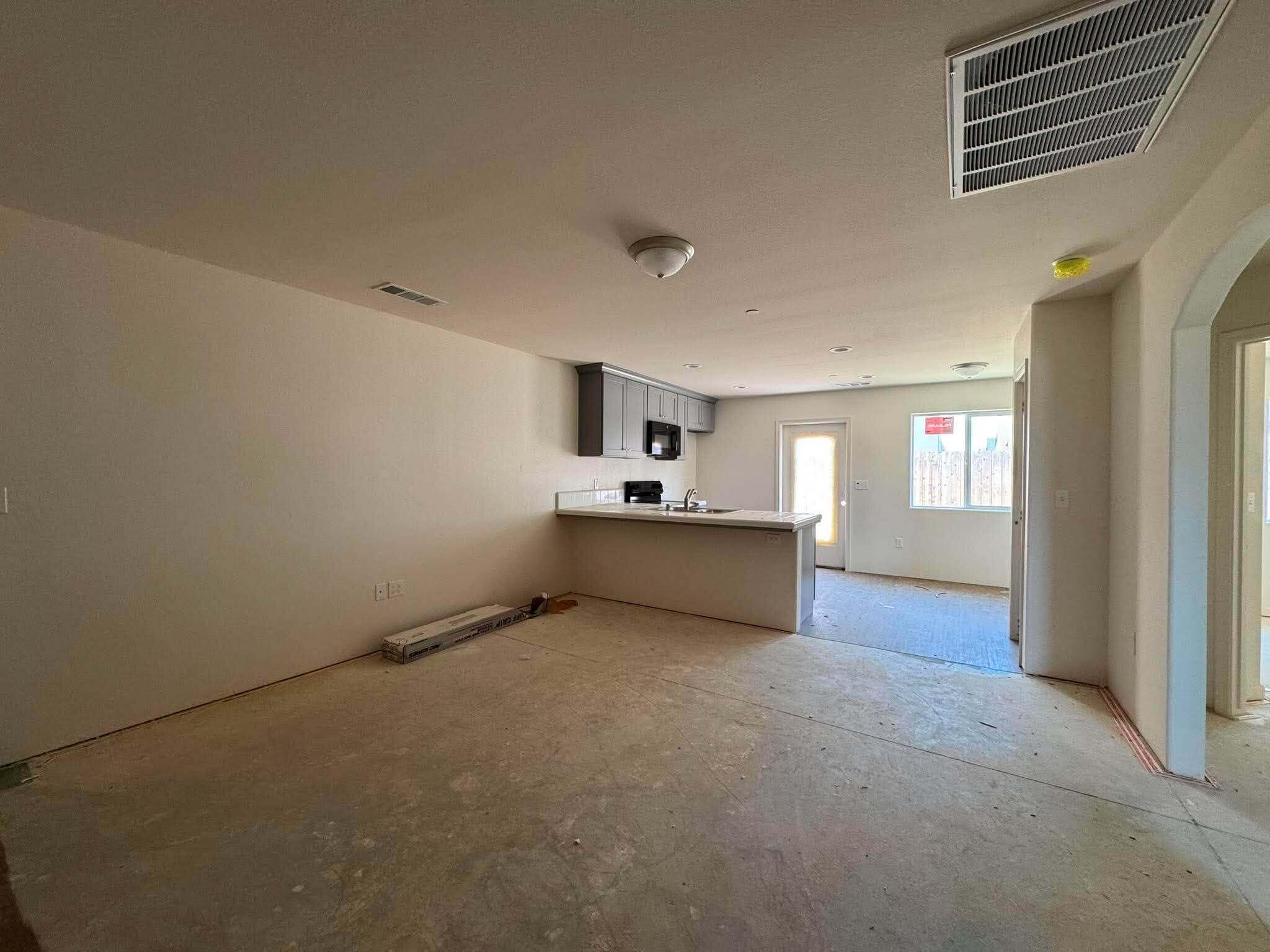 492 W Trooper, Porterville, CA 93257
